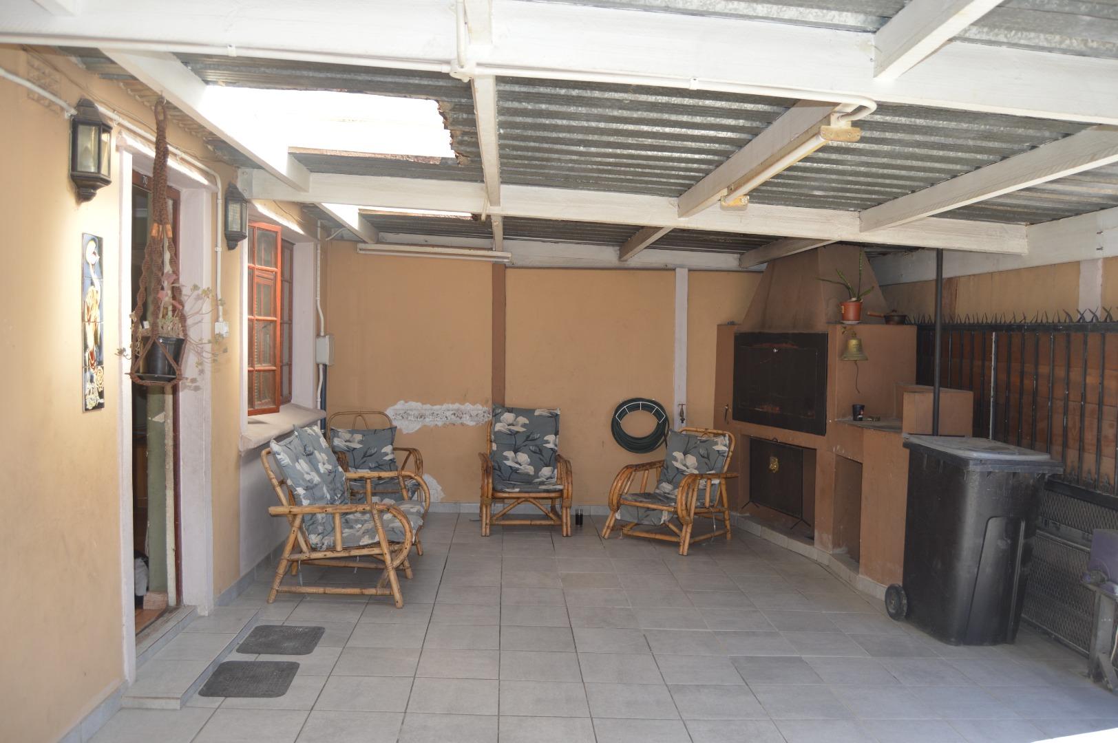 Image 3 of 6