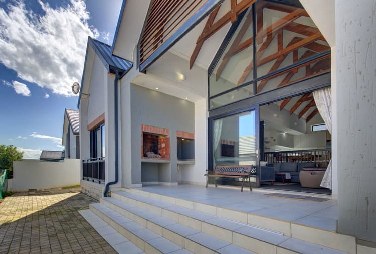 Main property image