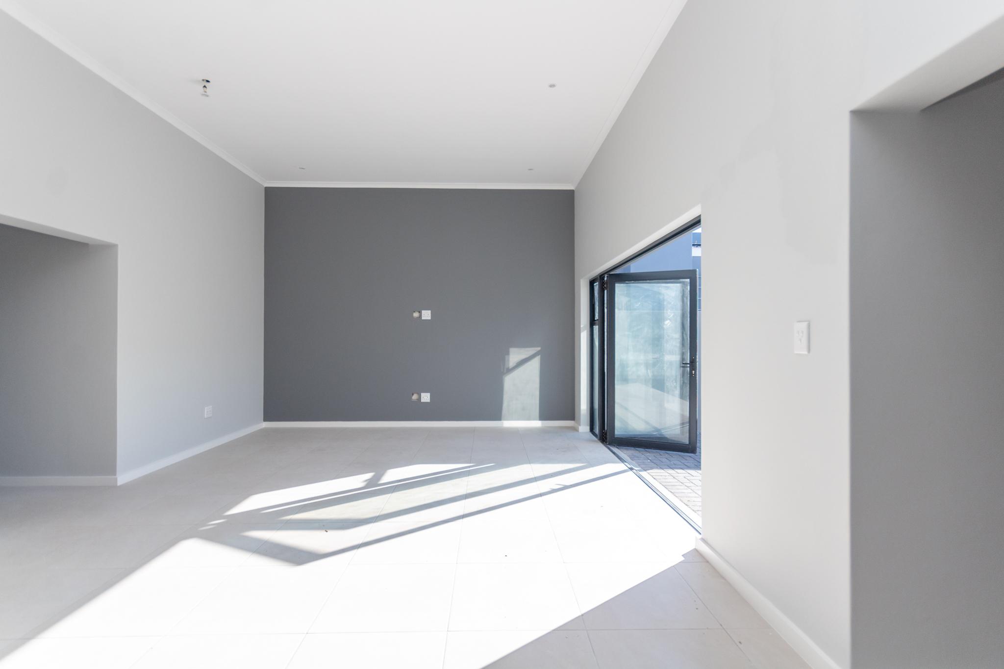 Image 2 of 6