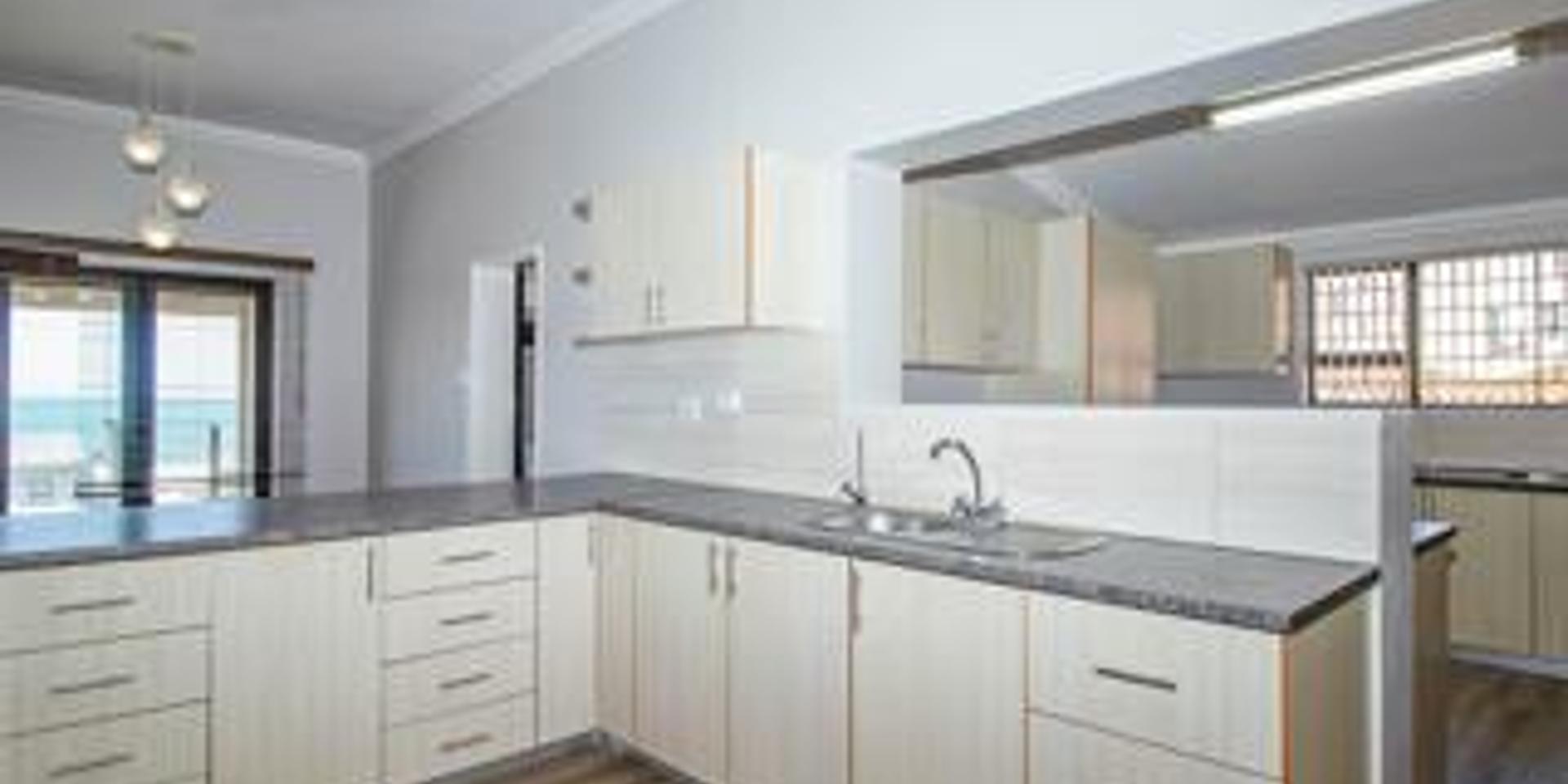 Image 4 of 6