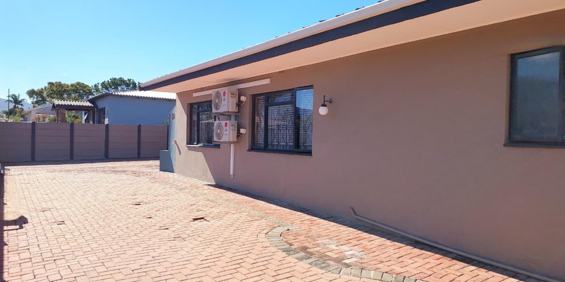 Image 4 of 6