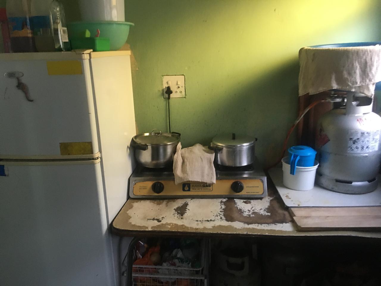Image 3 of 6