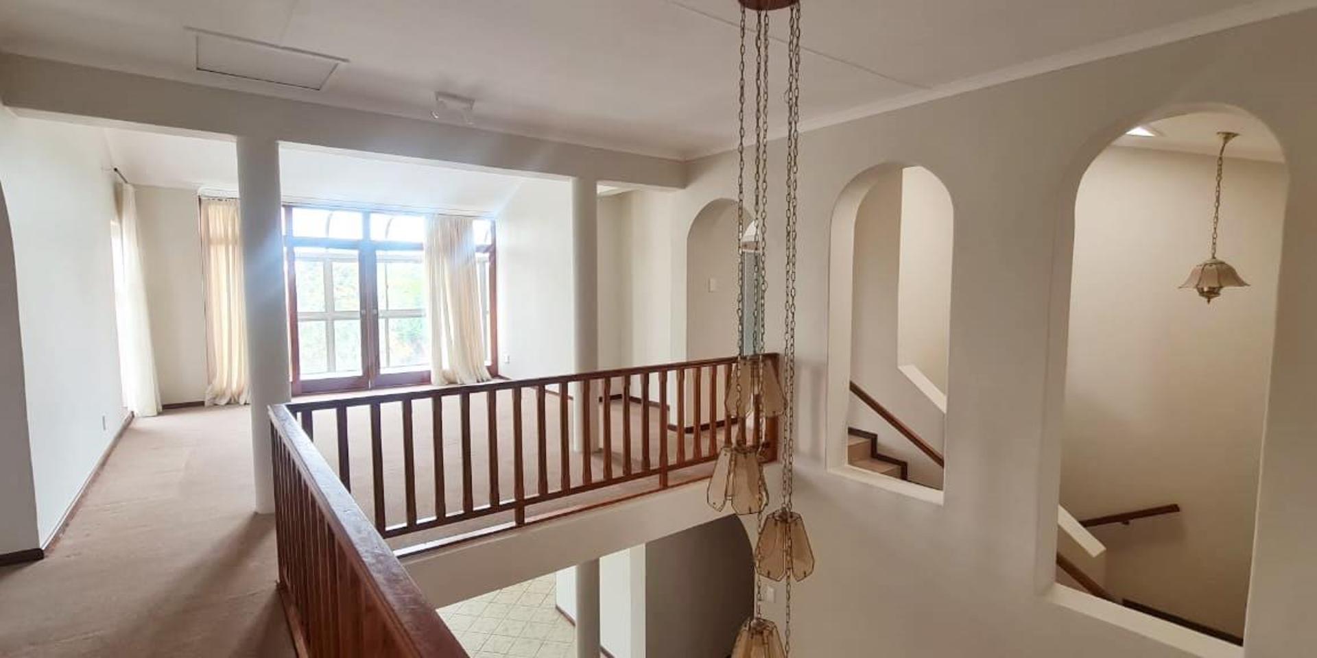 Image 4 of 6