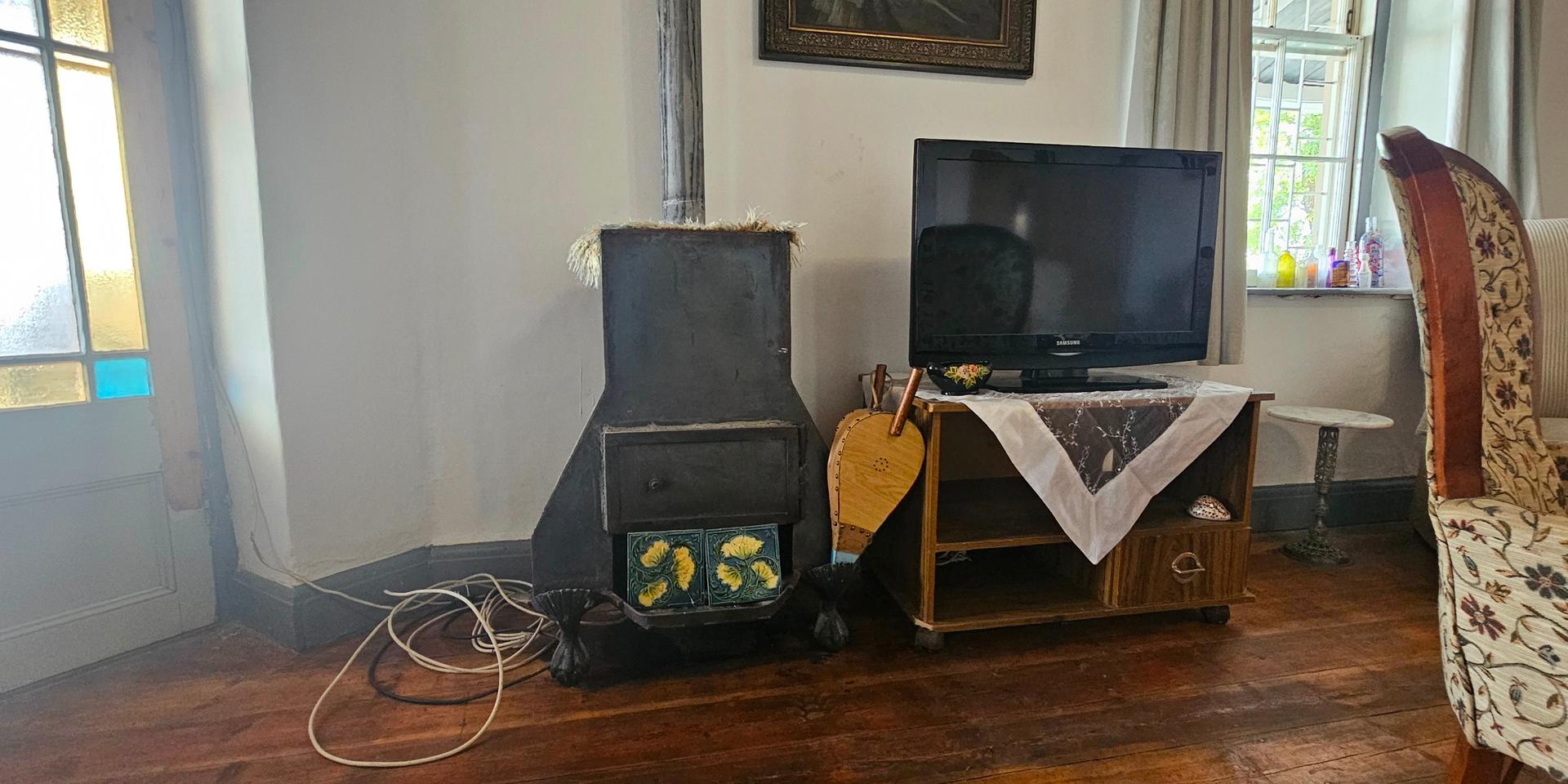 Image 4 of 6