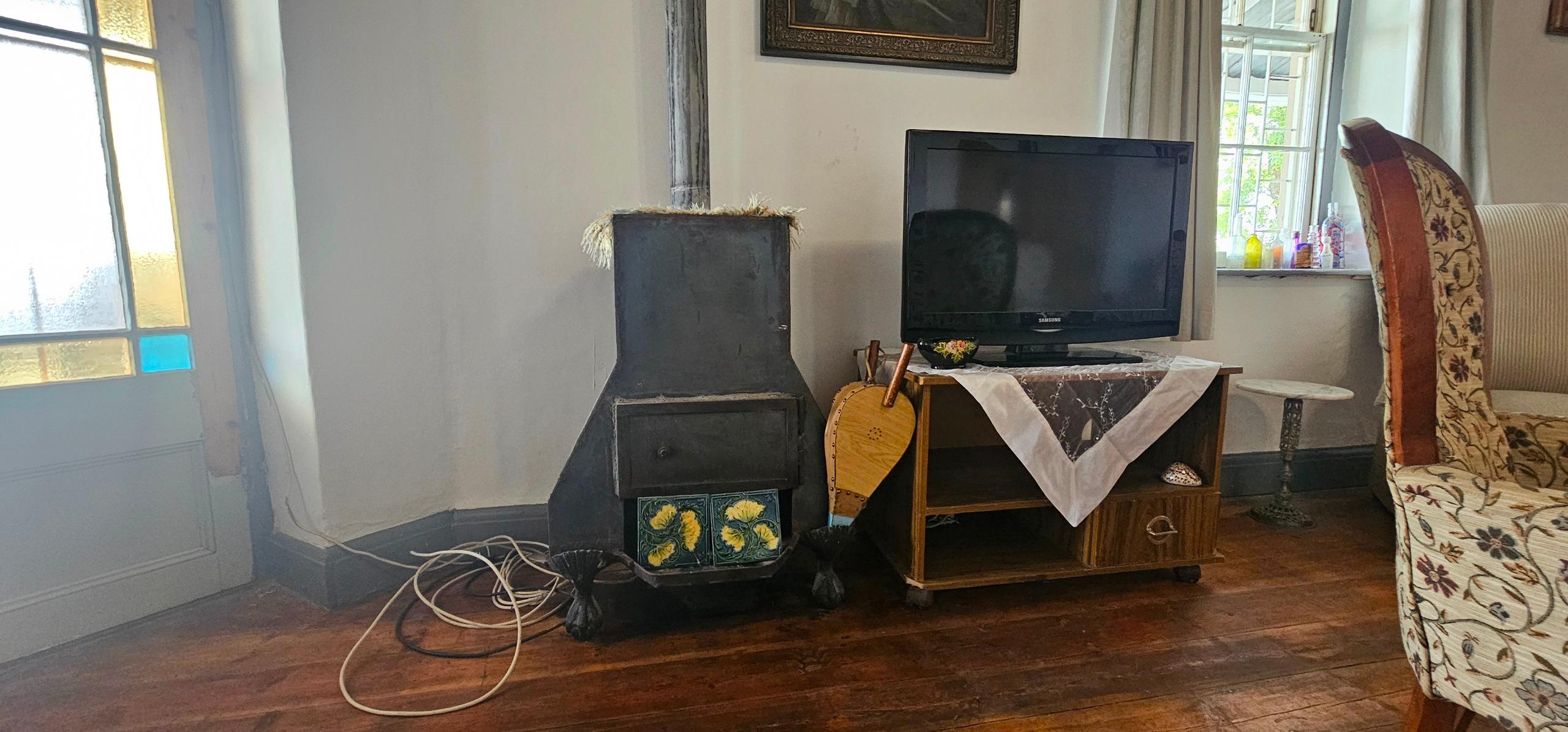 Image 4 of 6