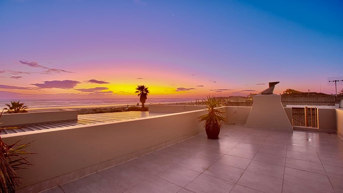Image 3 of 6
