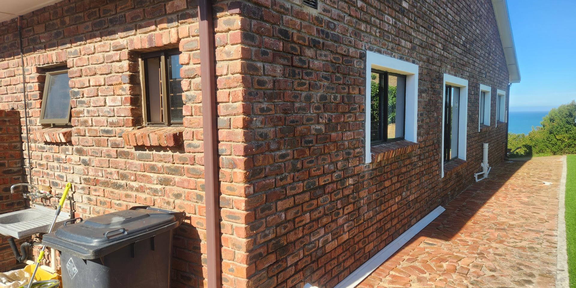 Image 4 of 6