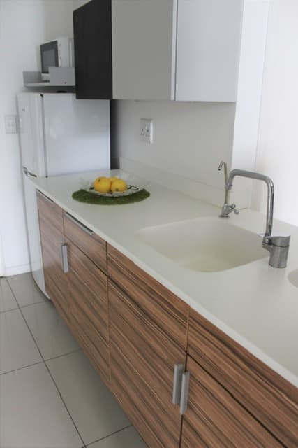 Image 4 of 6