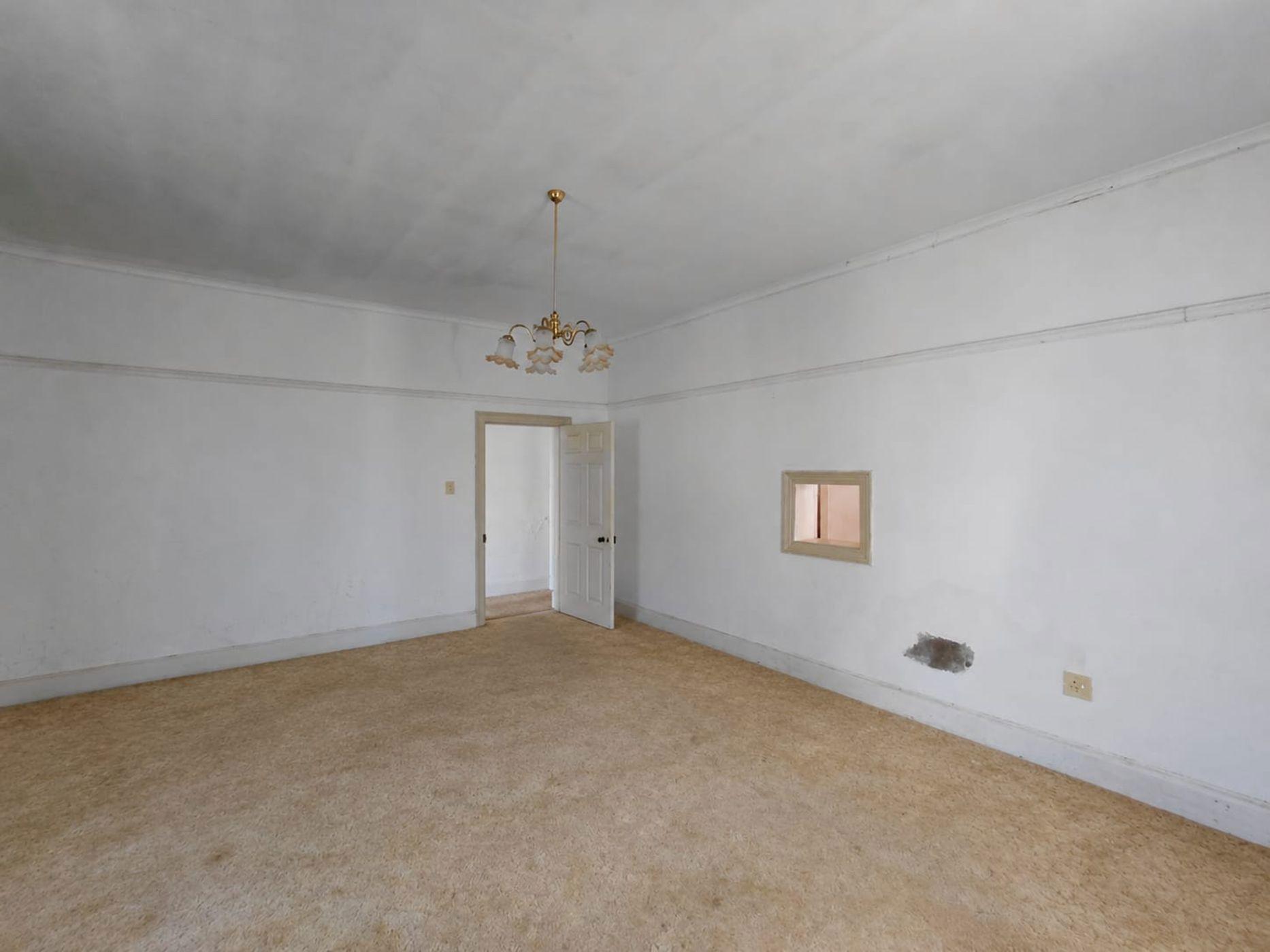 Image 4 of 6
