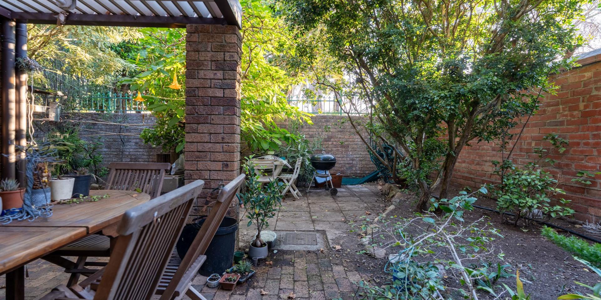 Image 4 of 6