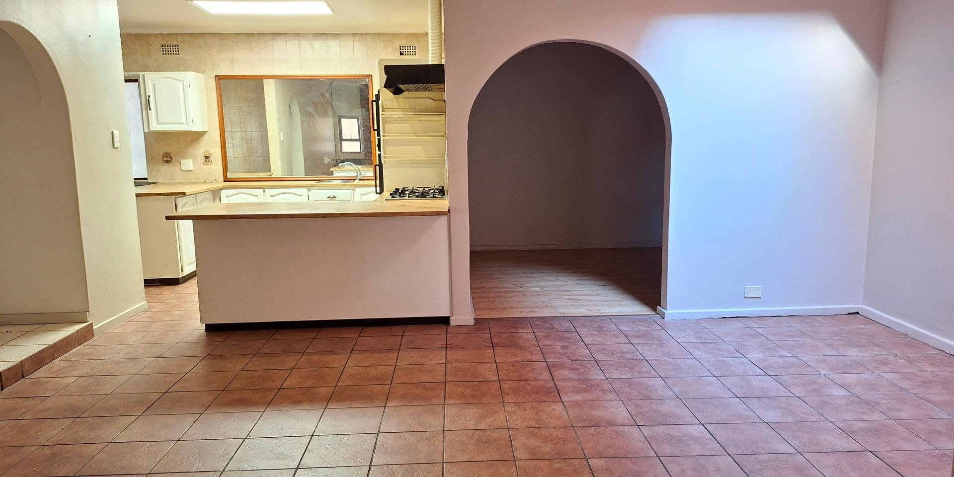 Image 3 of 6