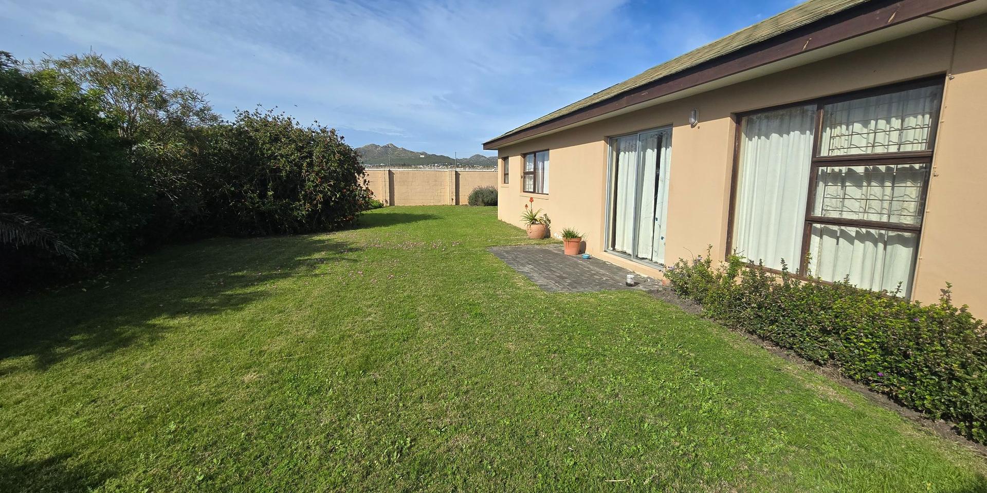 Image 4 of 6