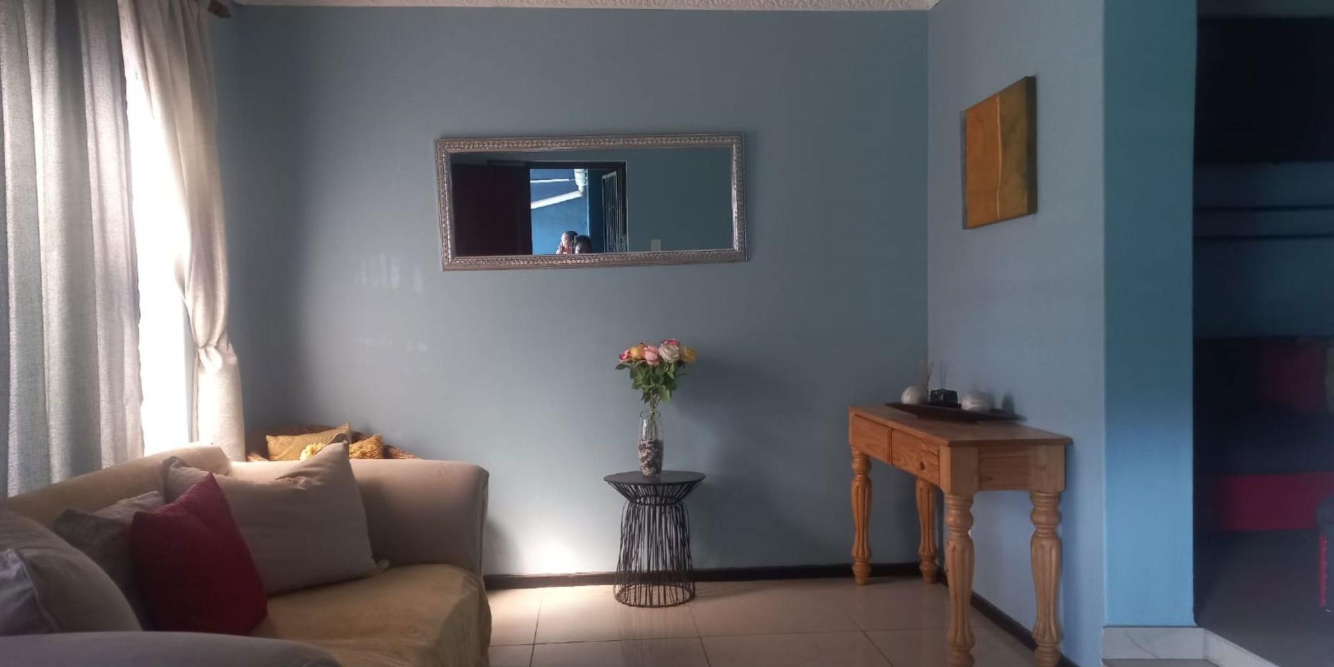Image 2 of 6