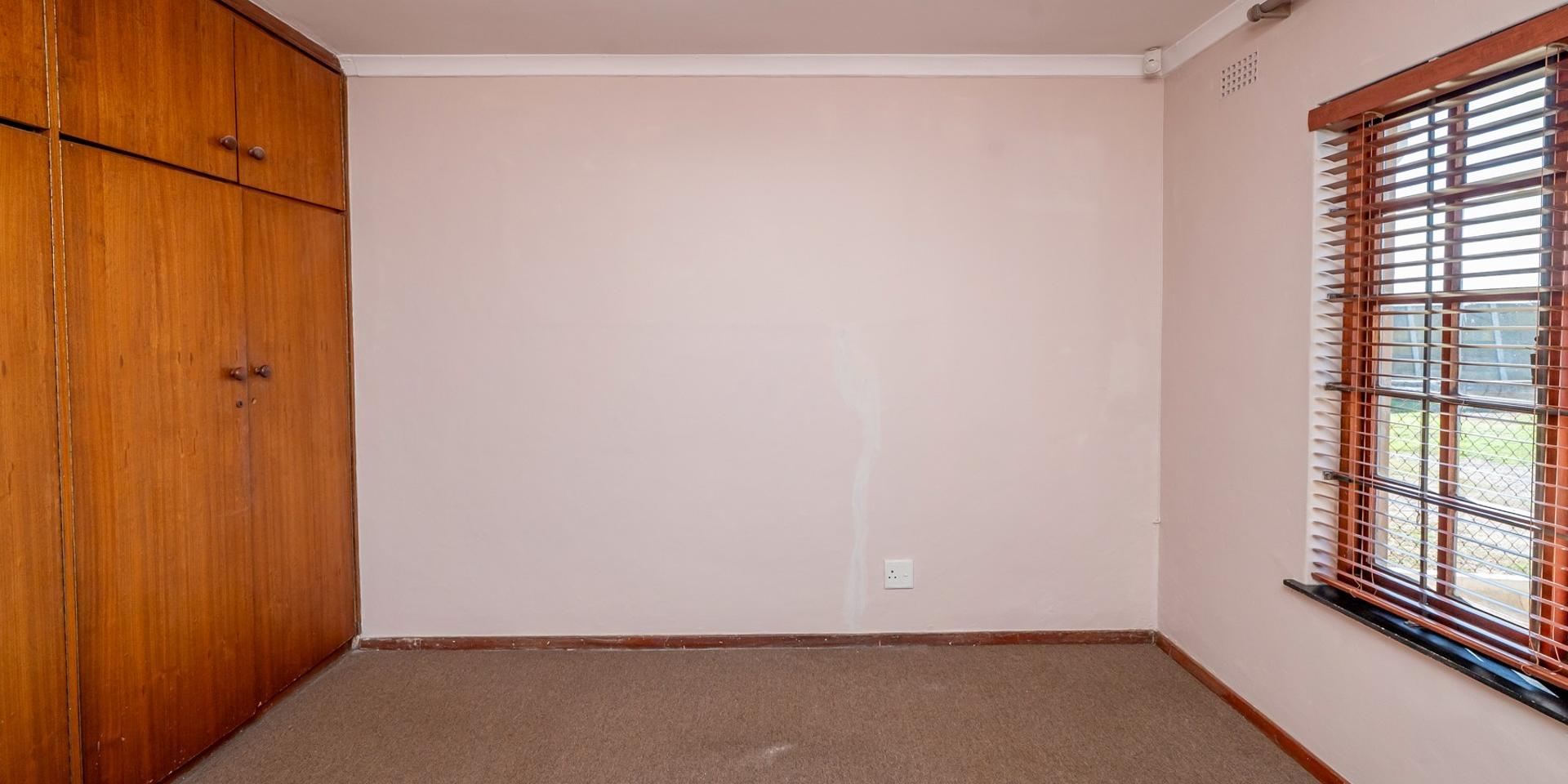 Image 5 of 6
