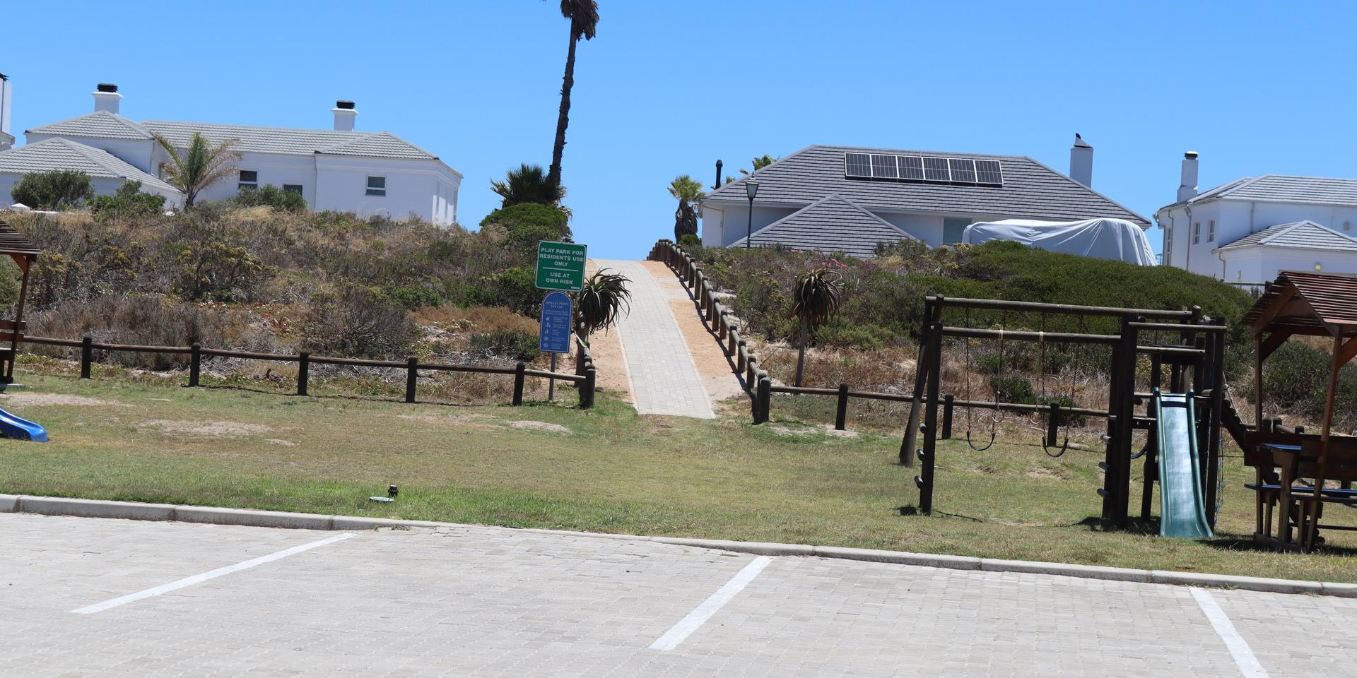 Image 2 of 6