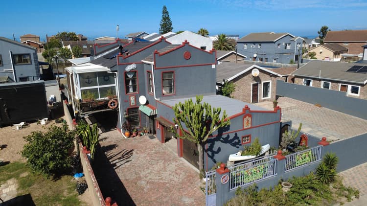 Main property image