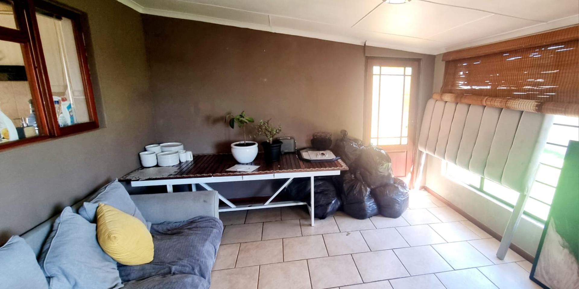 Image 5 of 6