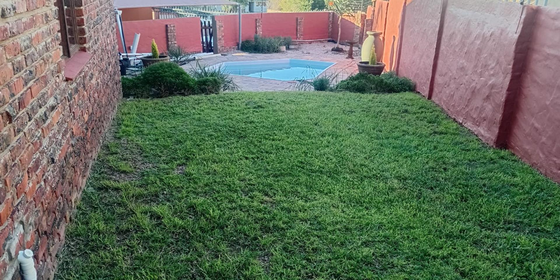 Image 3 of 6