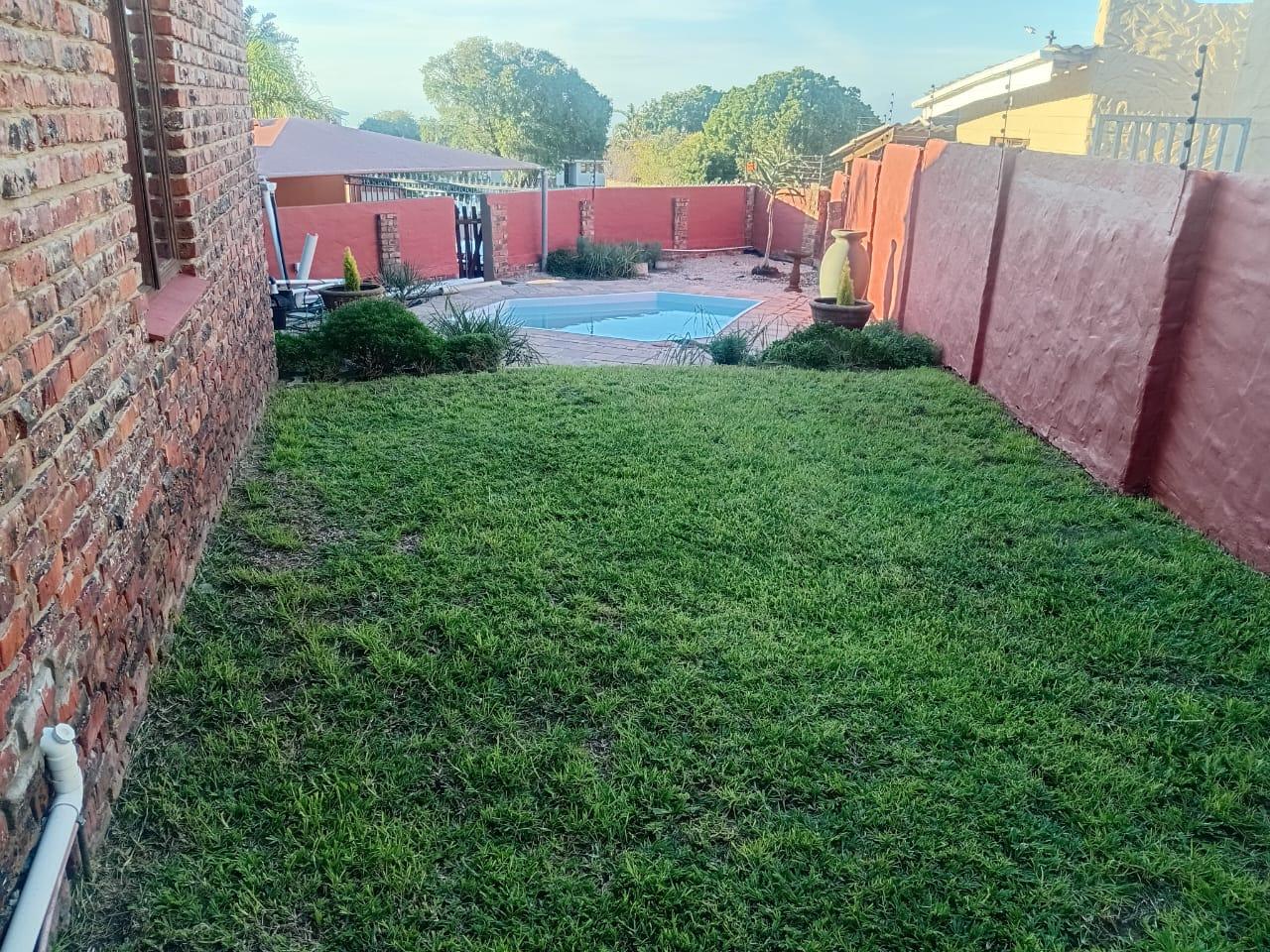 Image 3 of 6