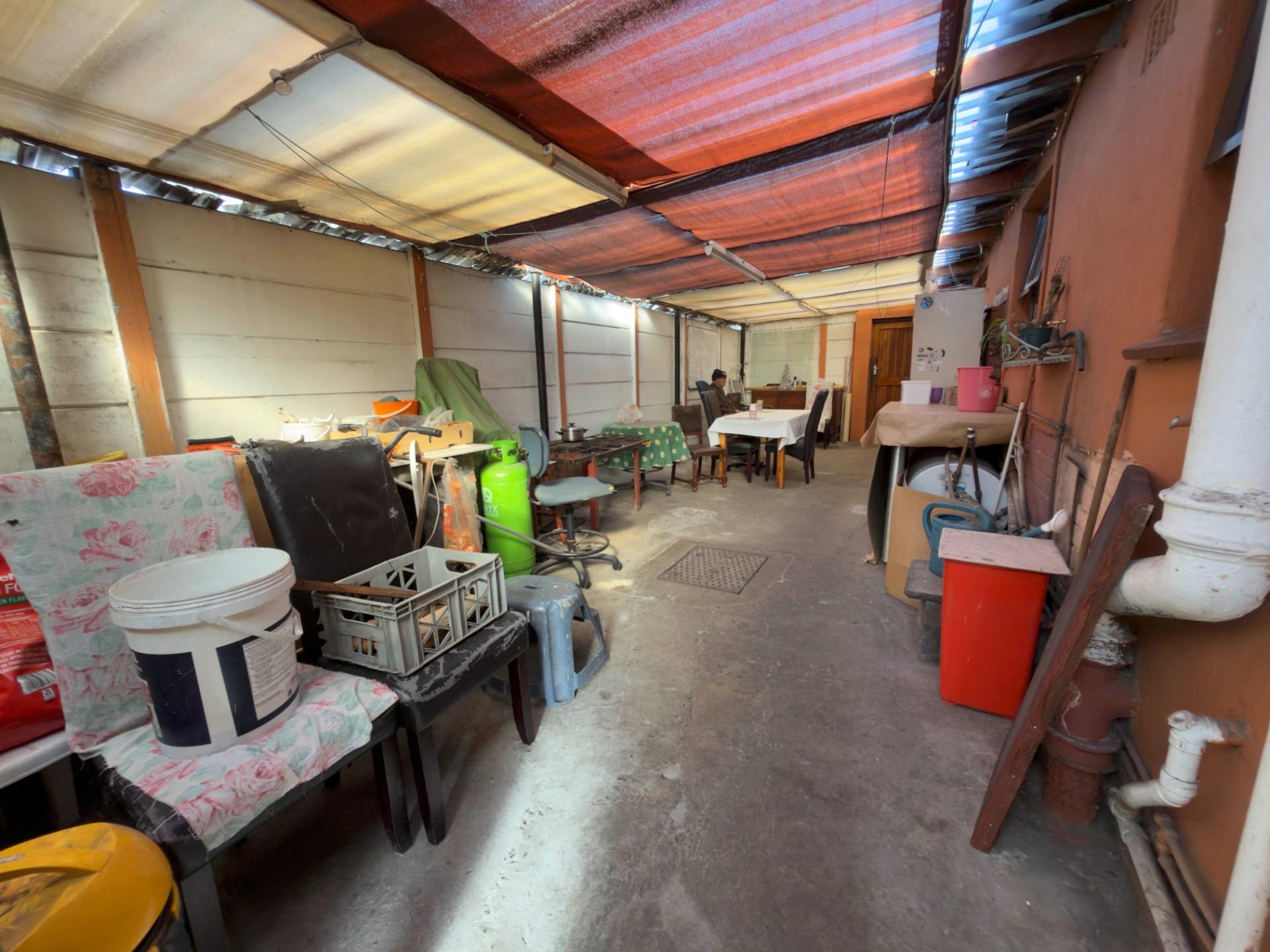 Image 4 of 6