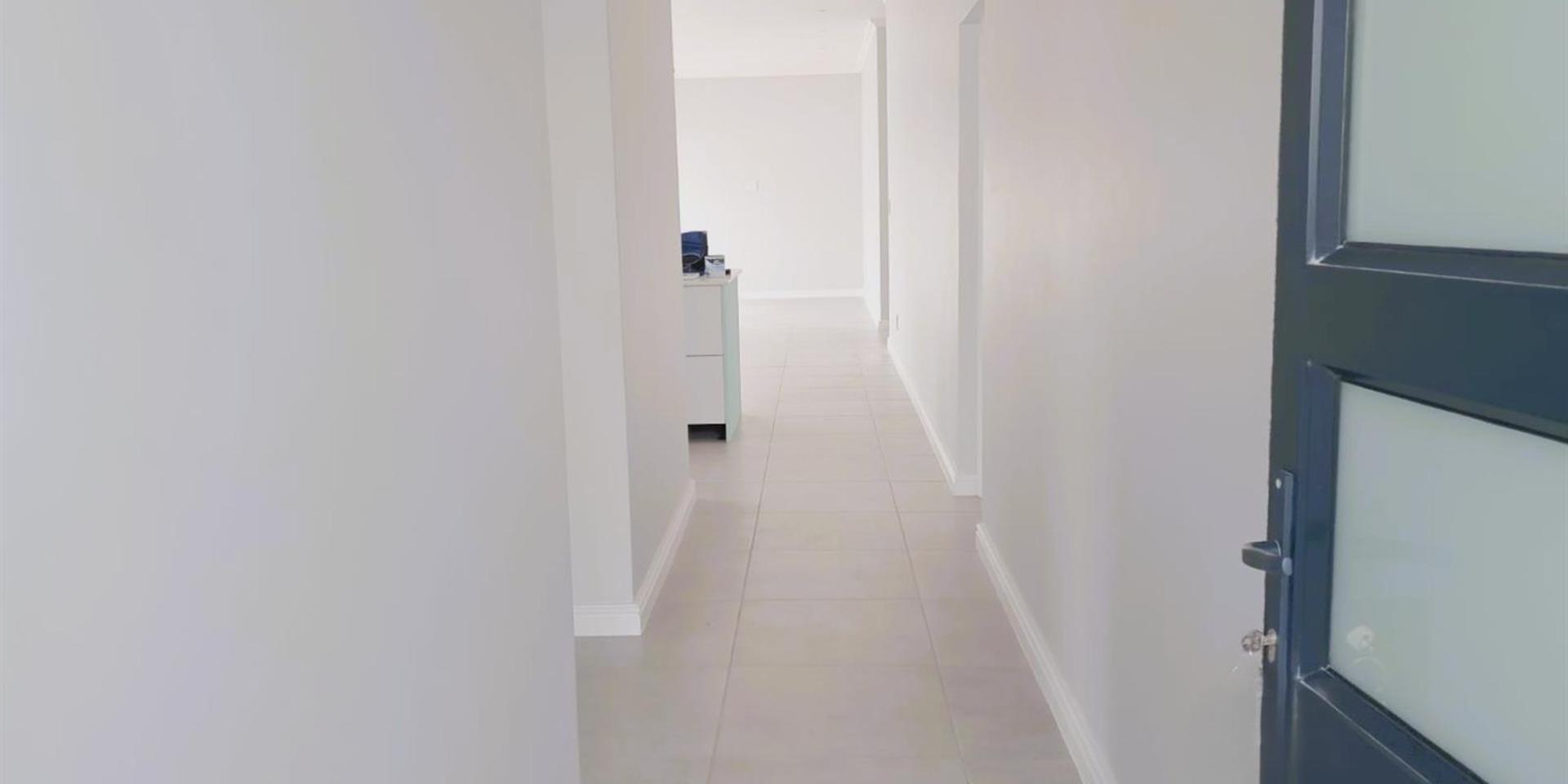 Image 4 of 6