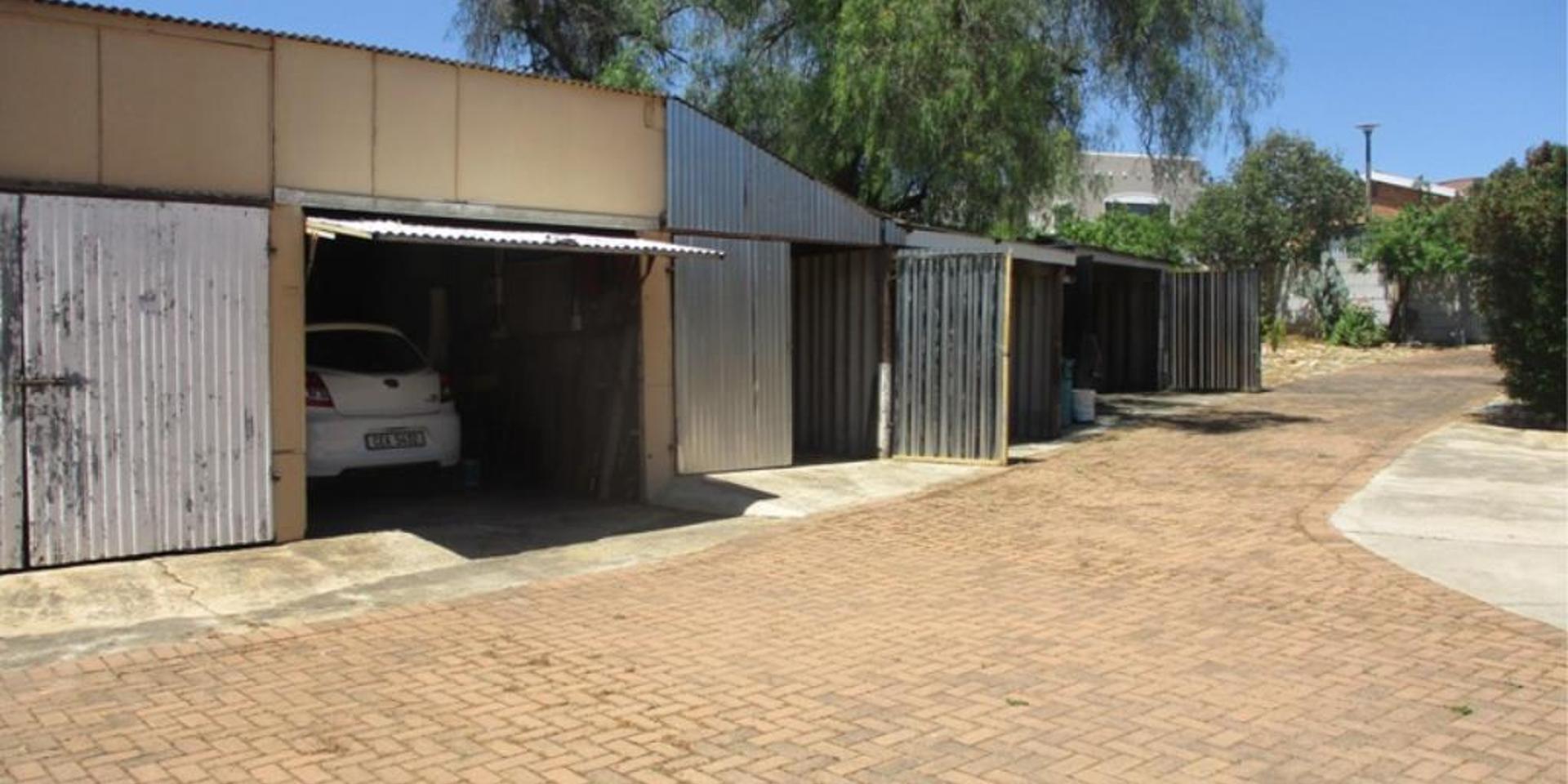 Image 4 of 6