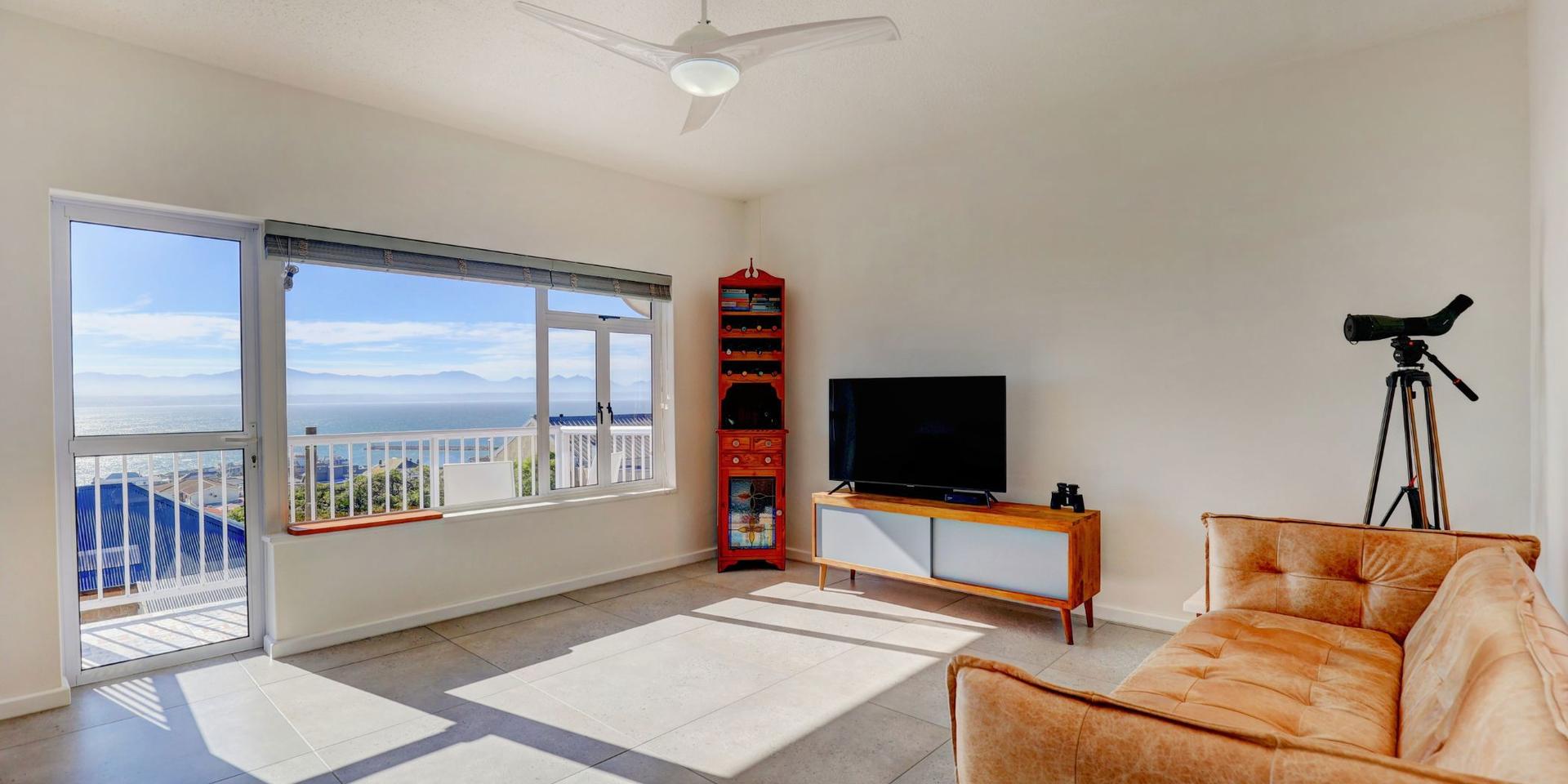 Image 2 of 6