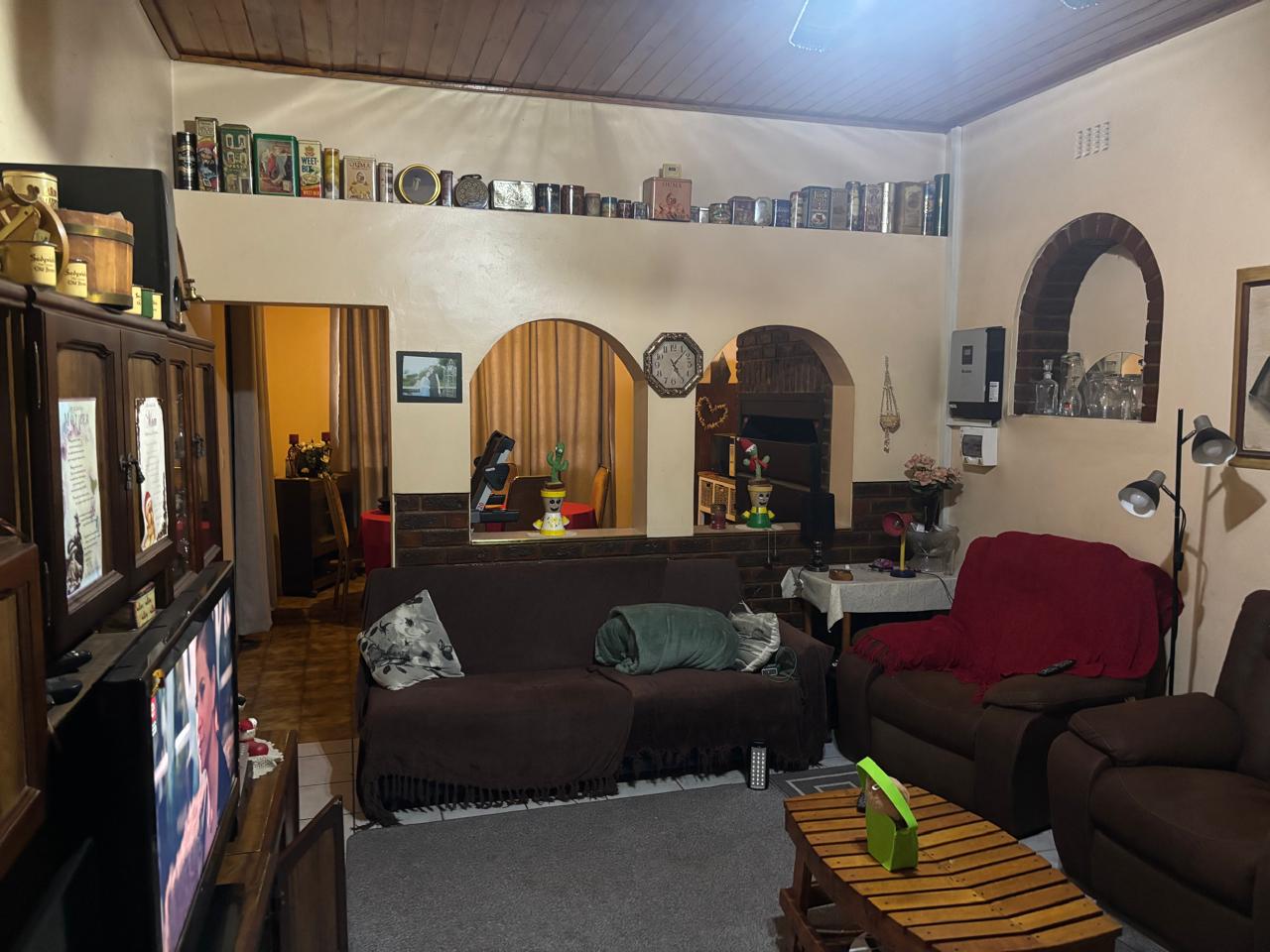Image 4 of 6