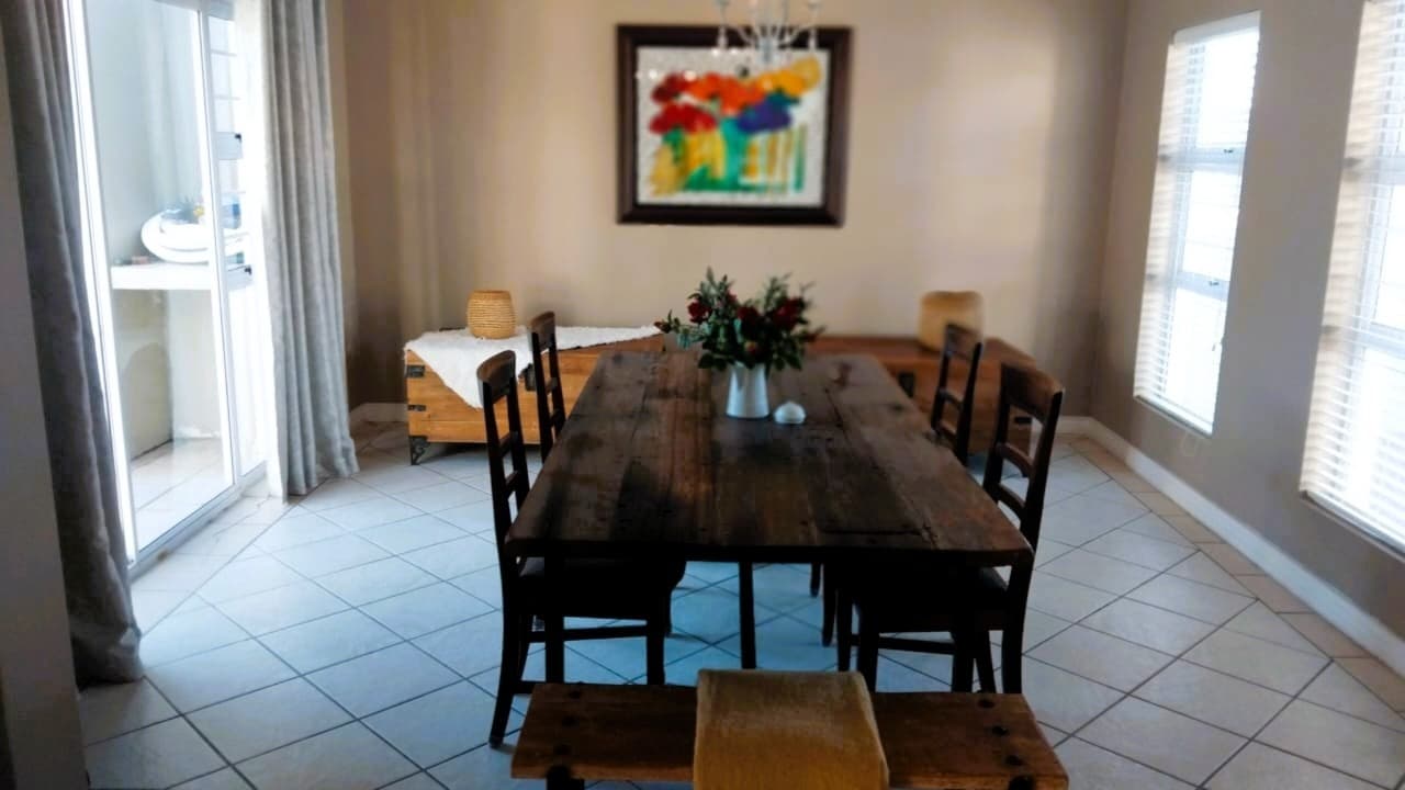 Image 4 of 6