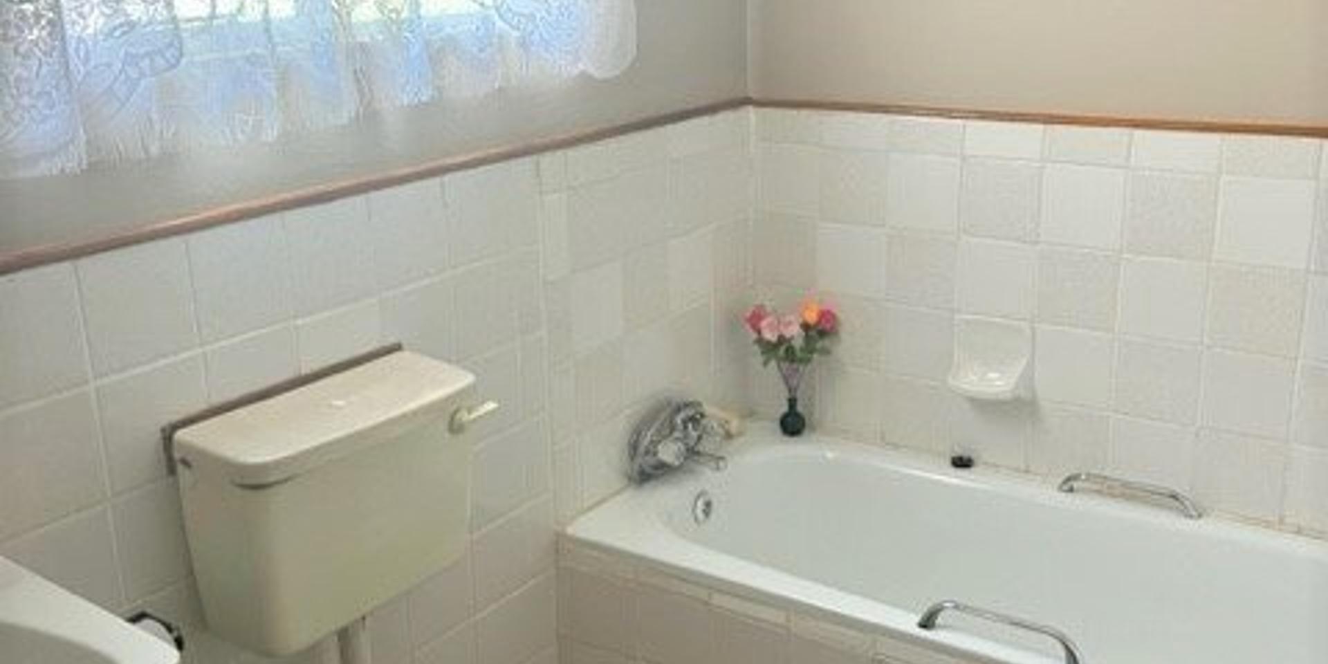 Image 4 of 6