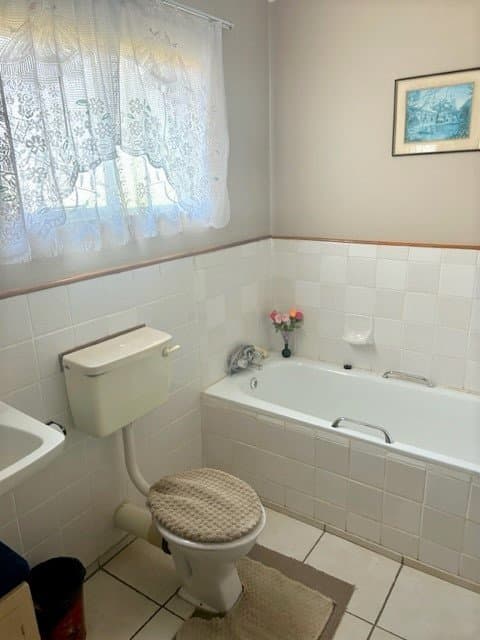 Image 4 of 6