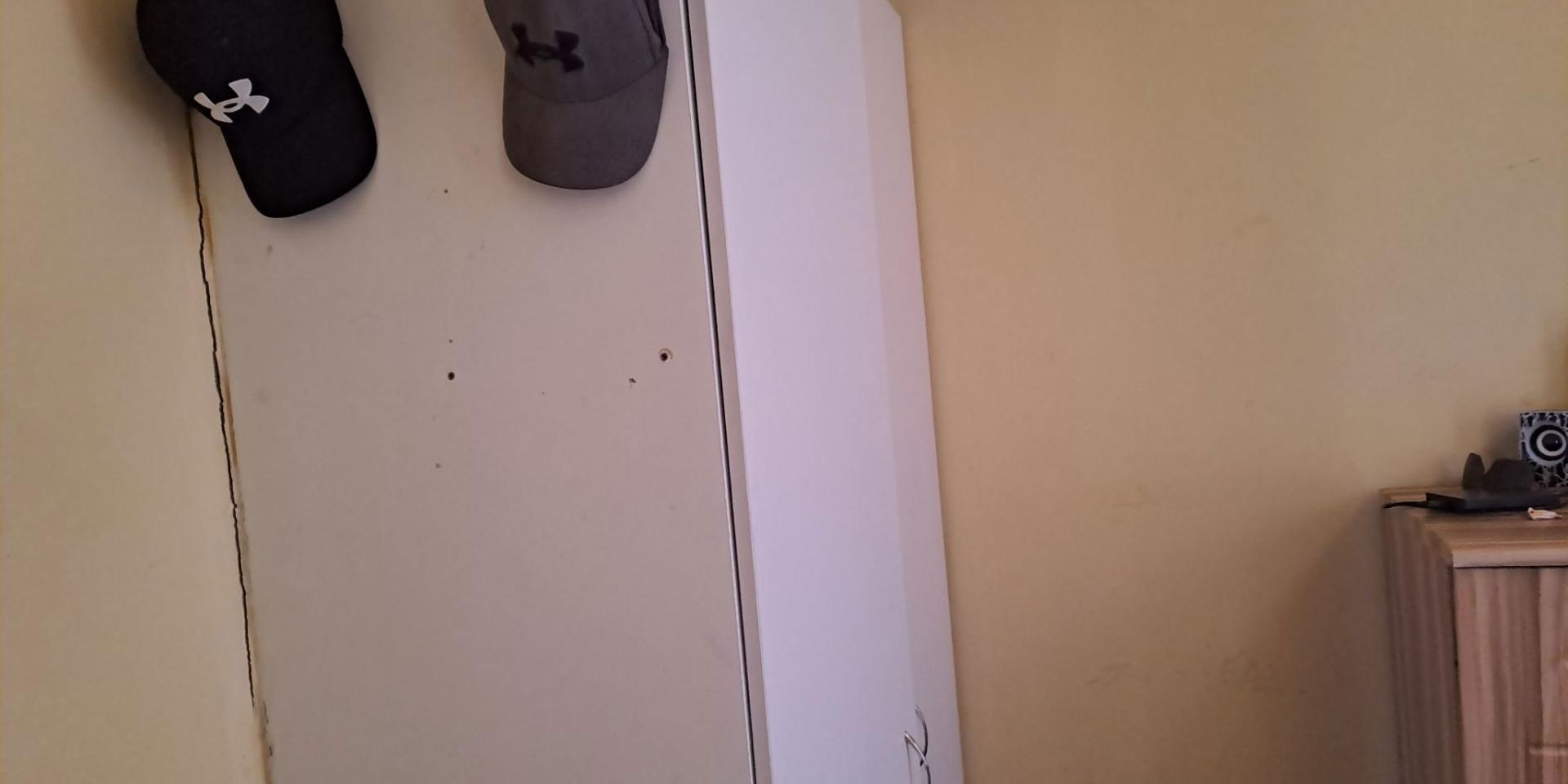 Image 3 of 6