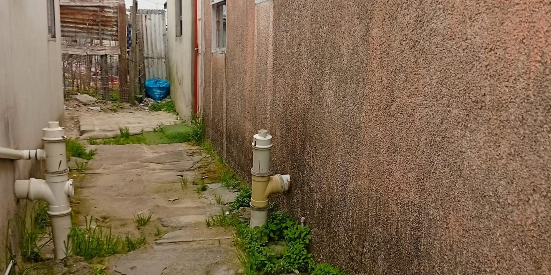 Image 4 of 6