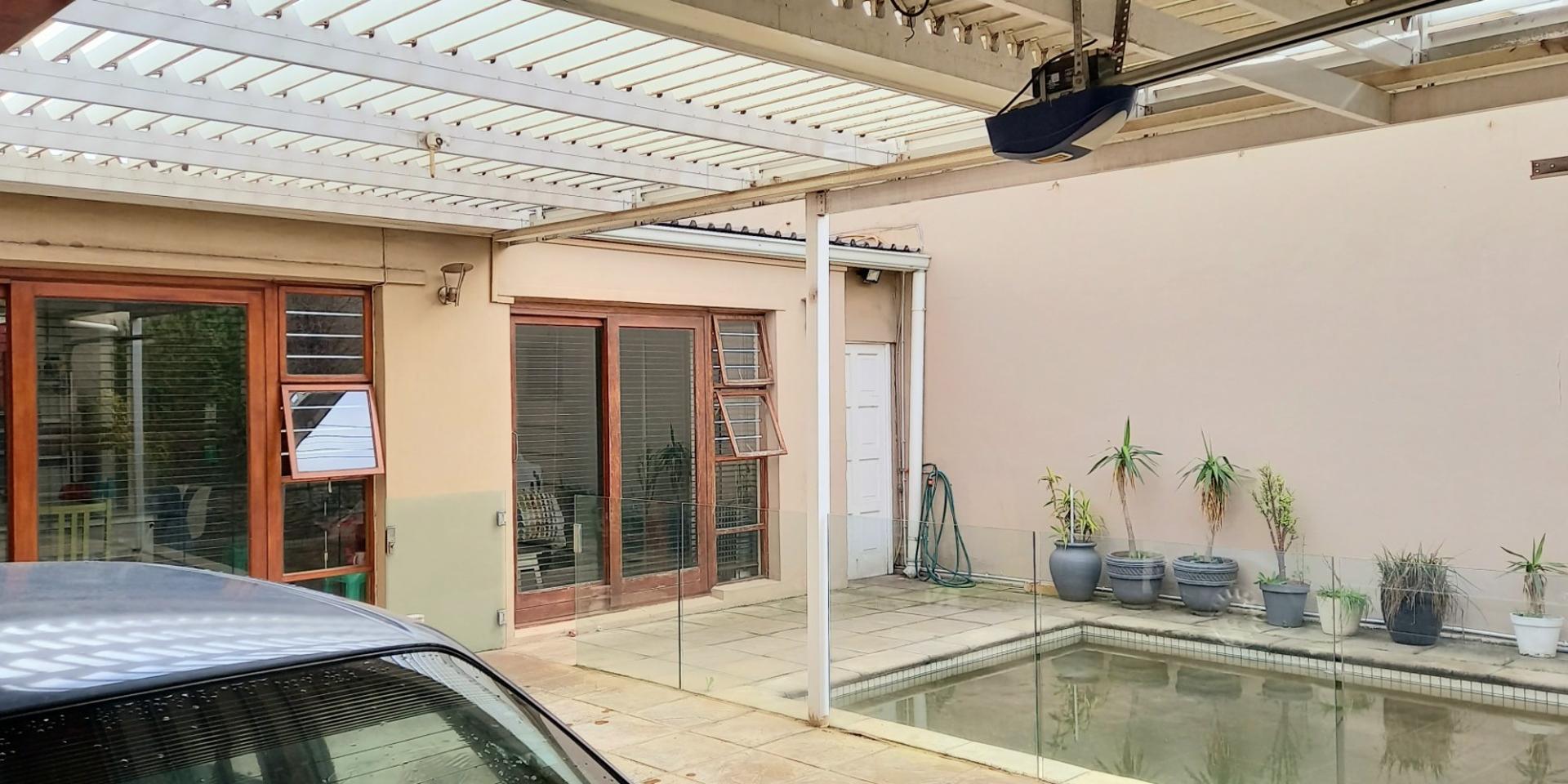 Image 2 of 6