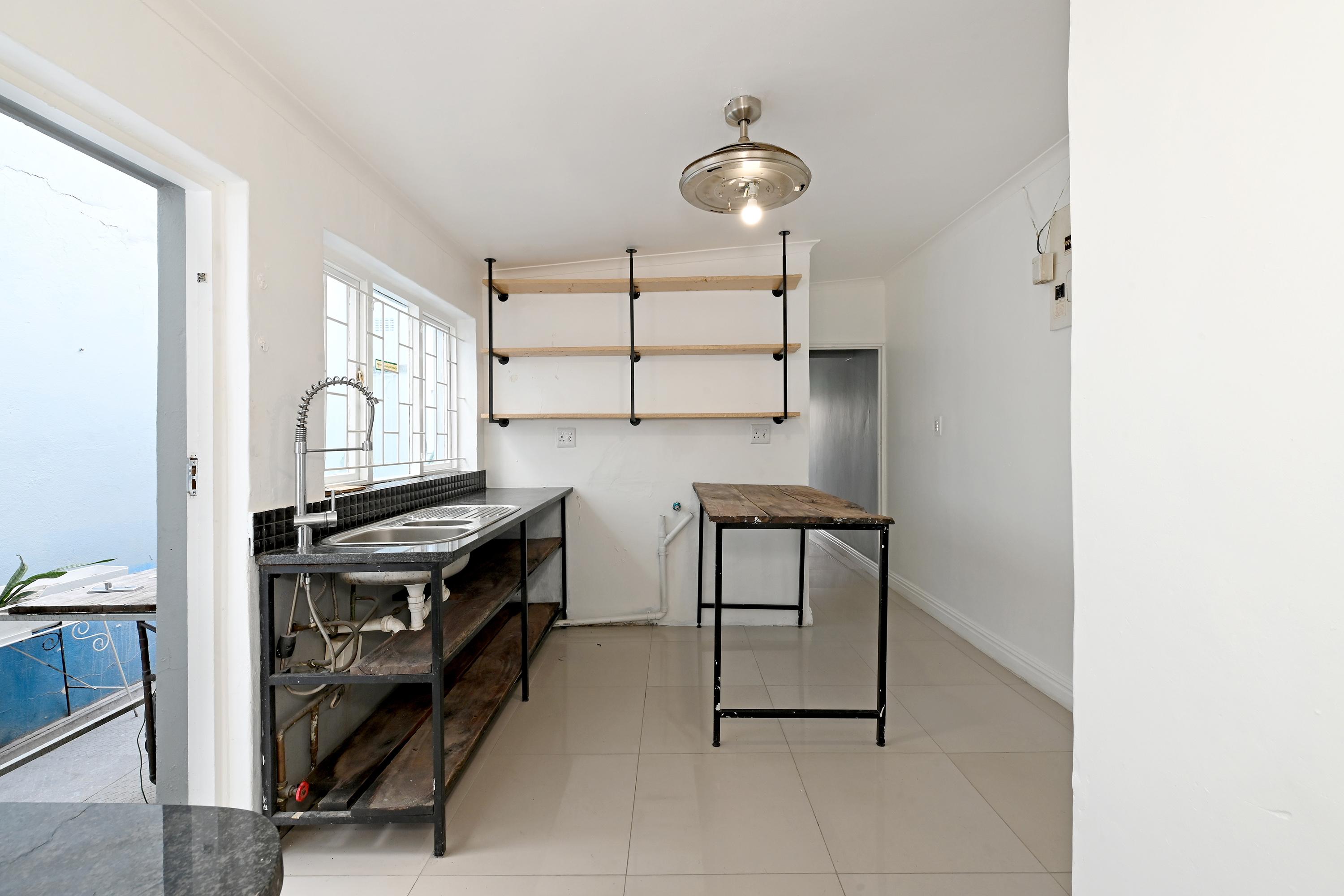 Image 4 of 6
