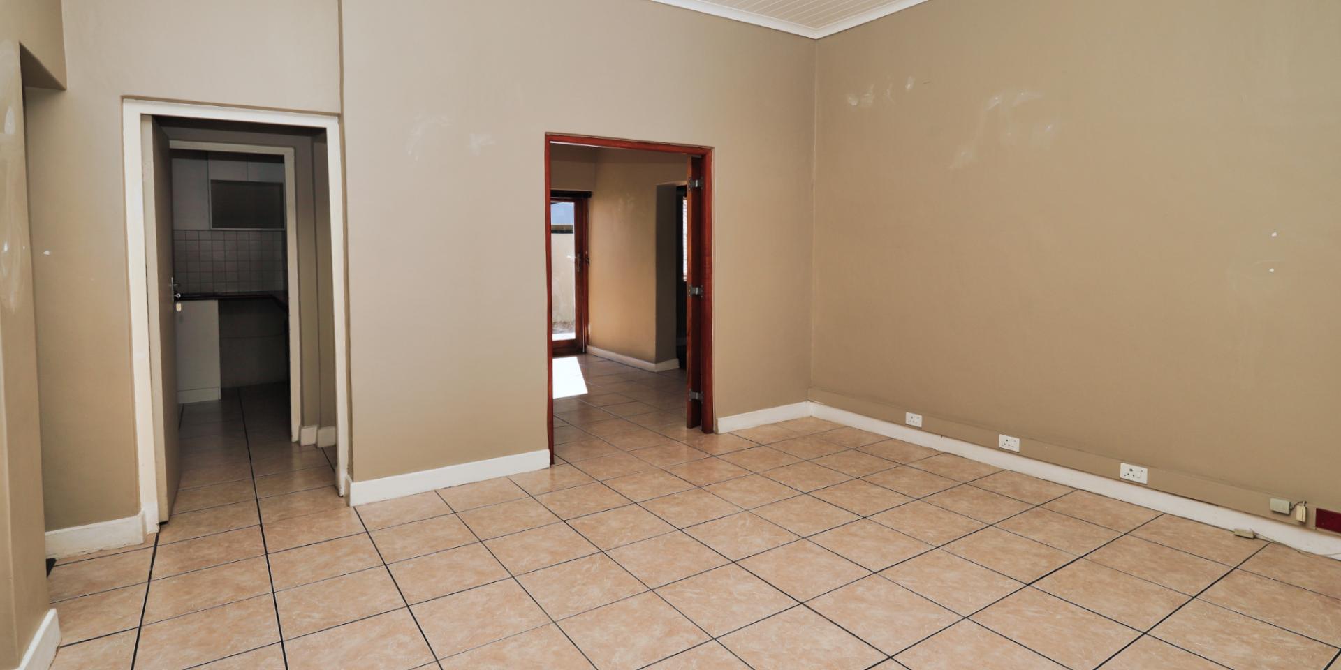Image 4 of 6