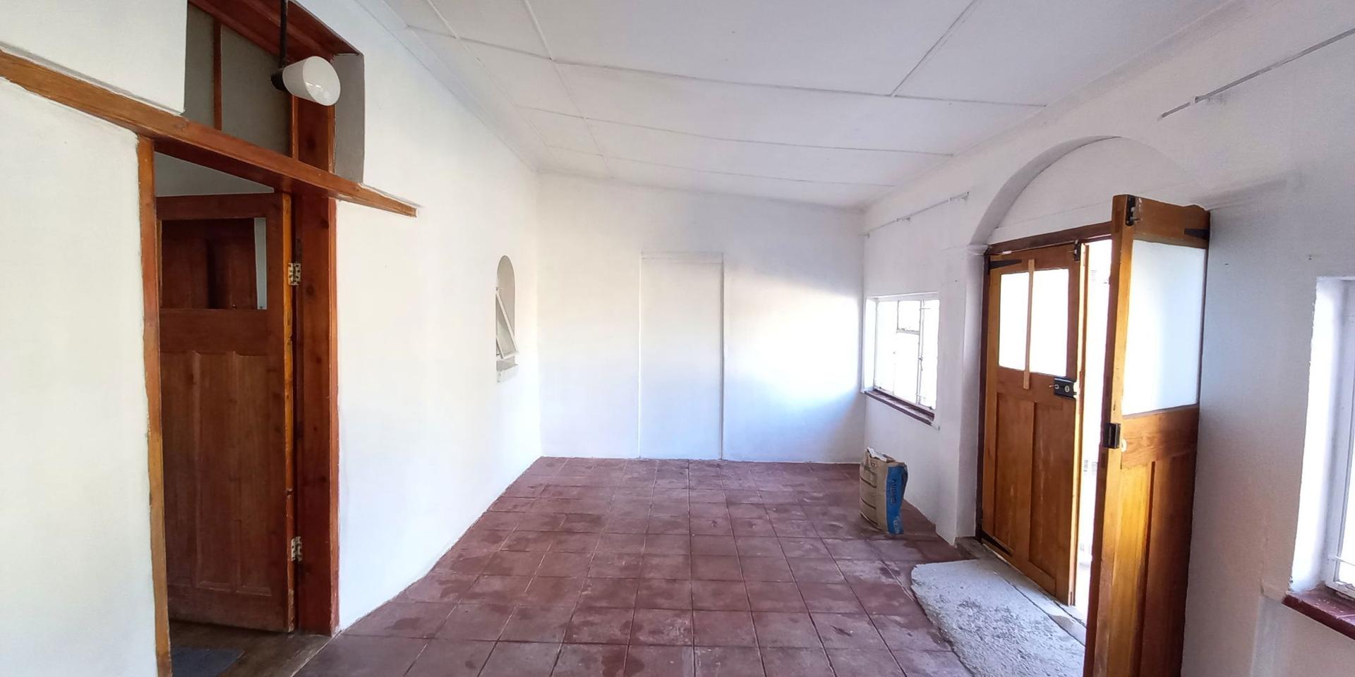 Image 4 of 6