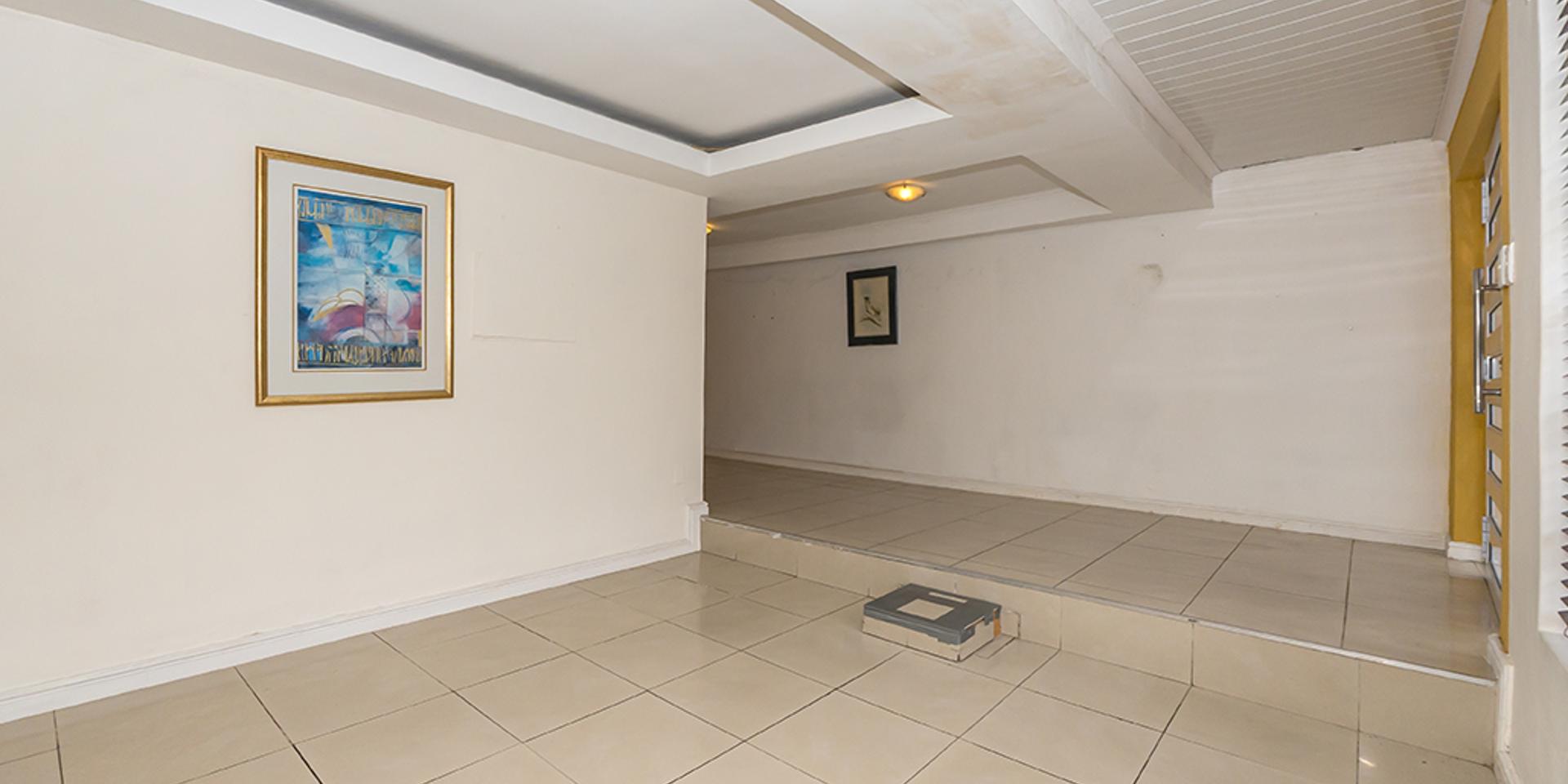 Image 4 of 6