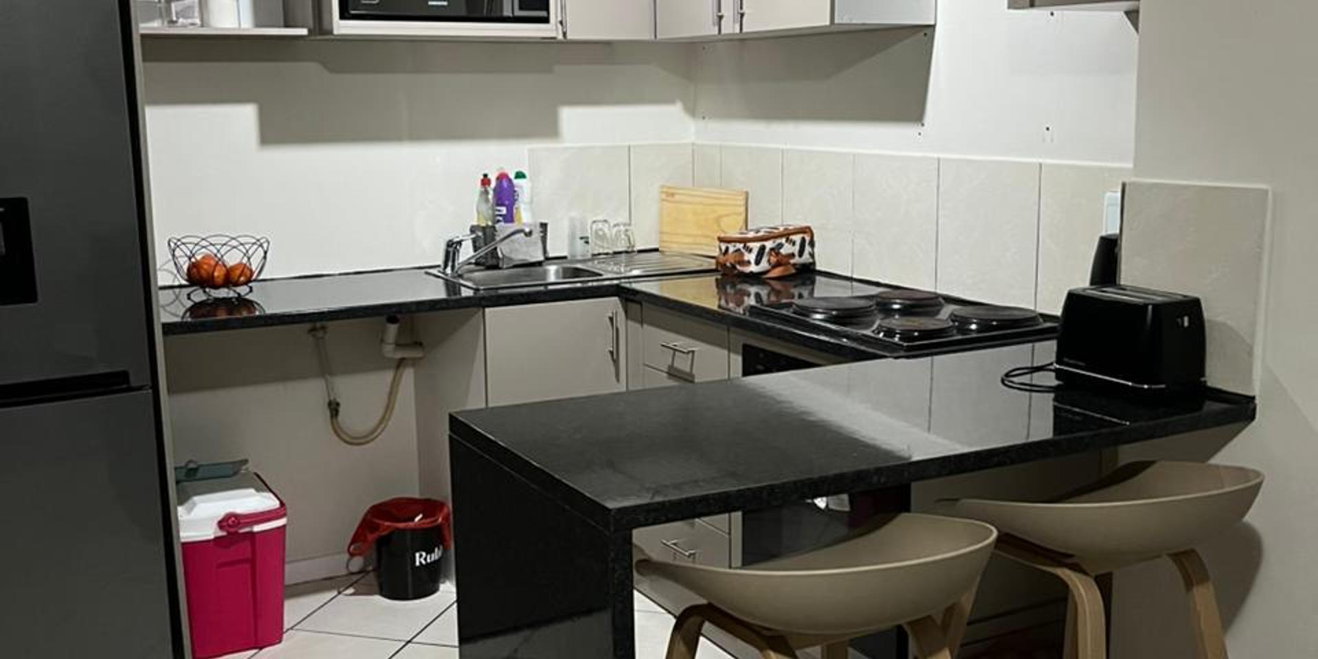 Image 3 of 6