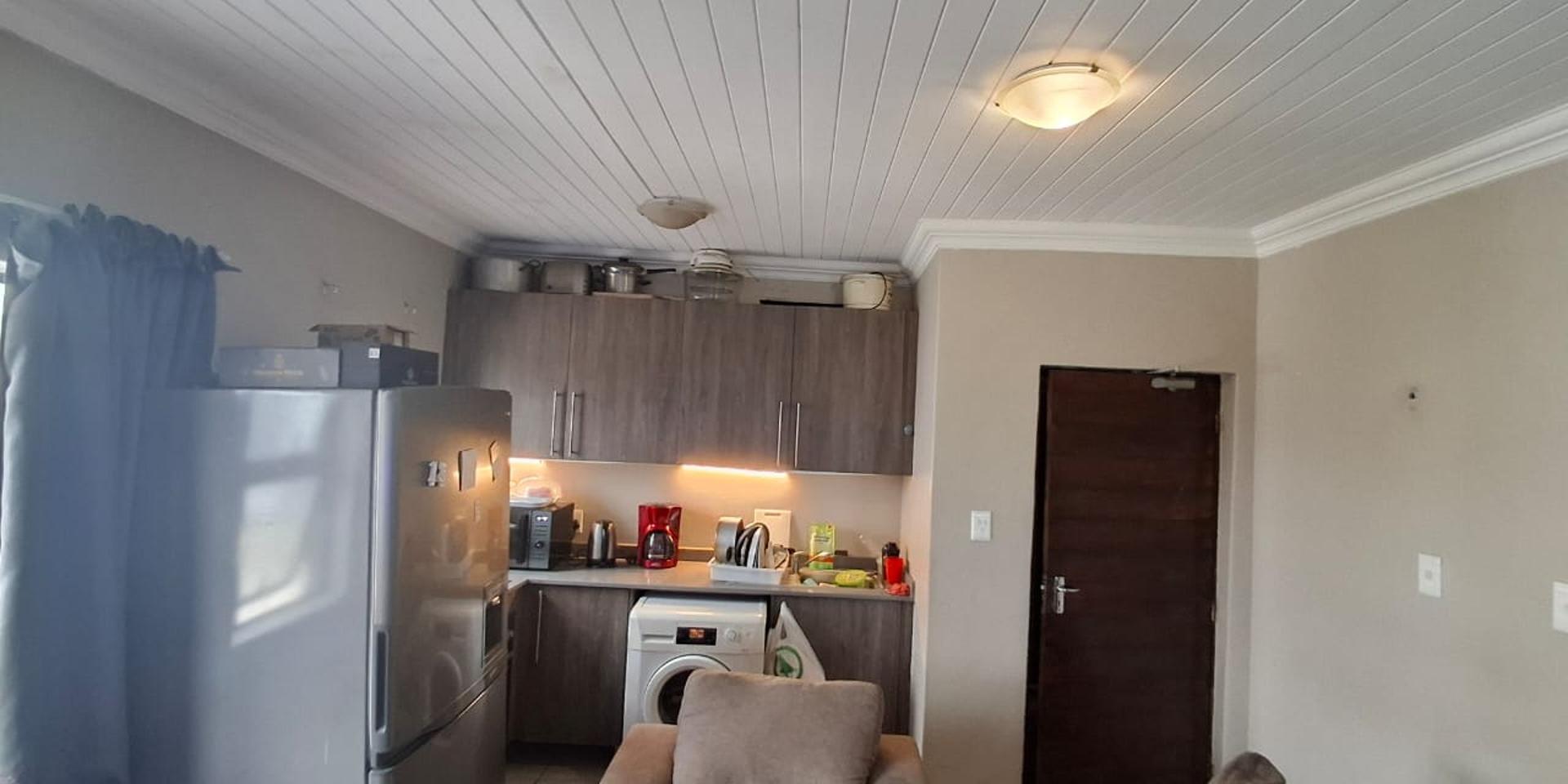Image 3 of 6
