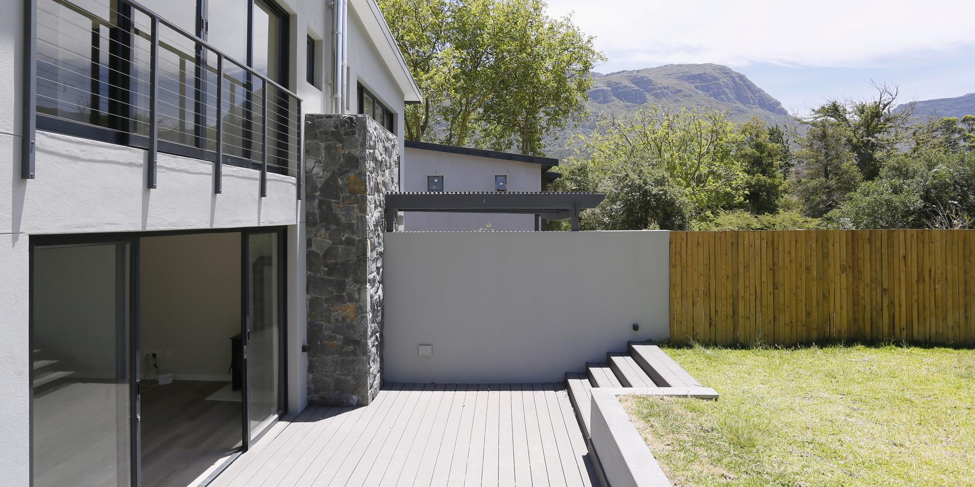 Image 4 of 6