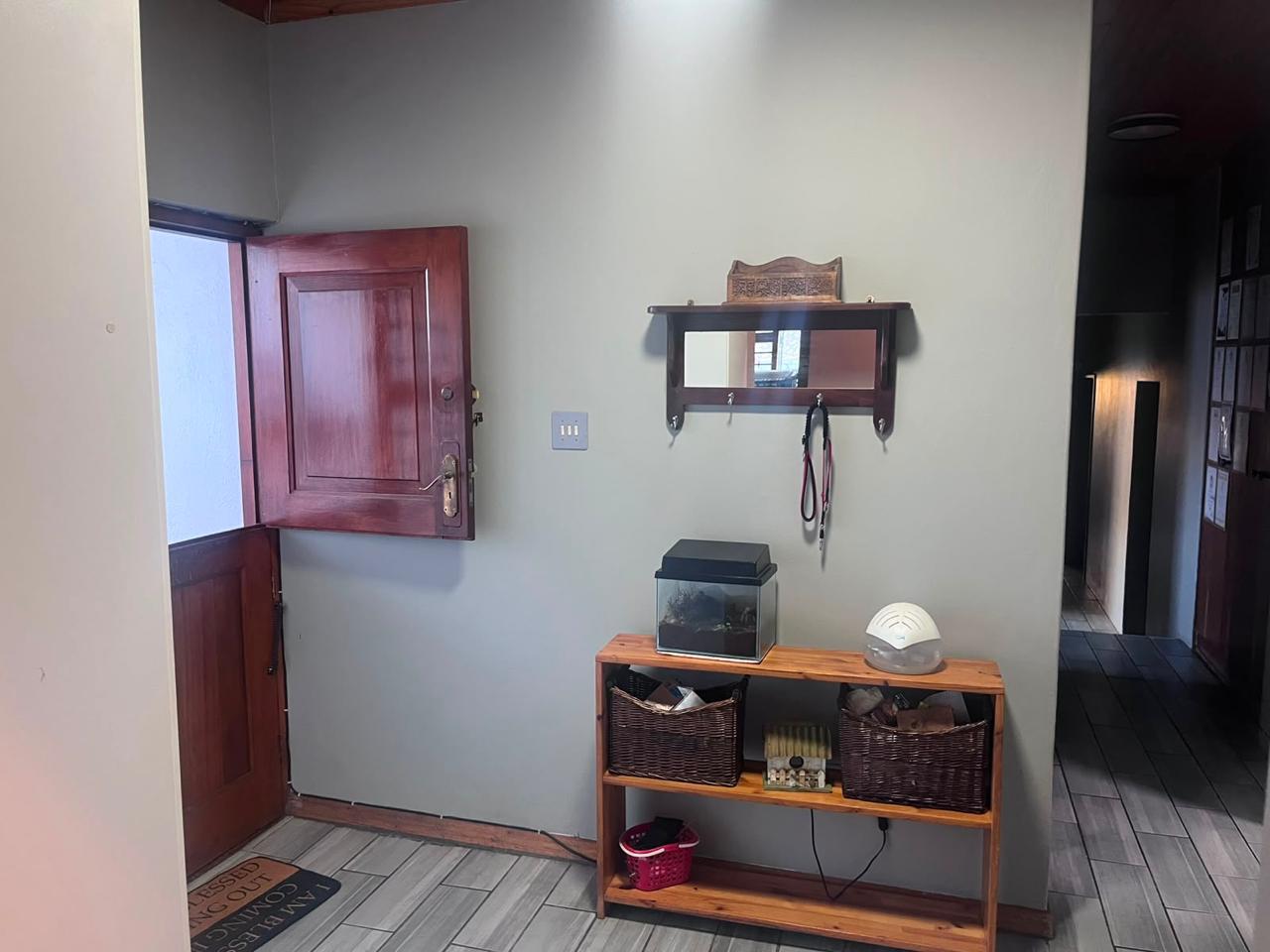 Image 2 of 6