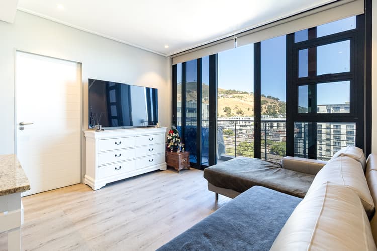 Main property image
