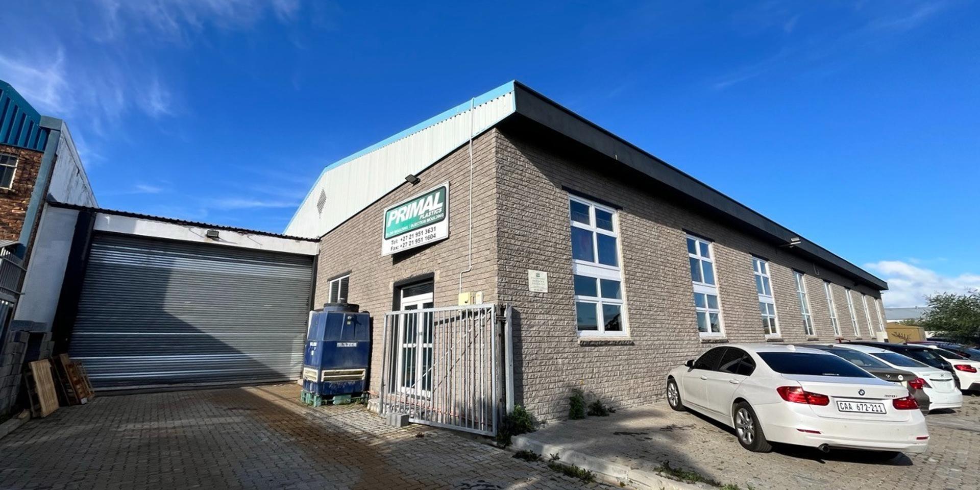 Image 2 of 6
