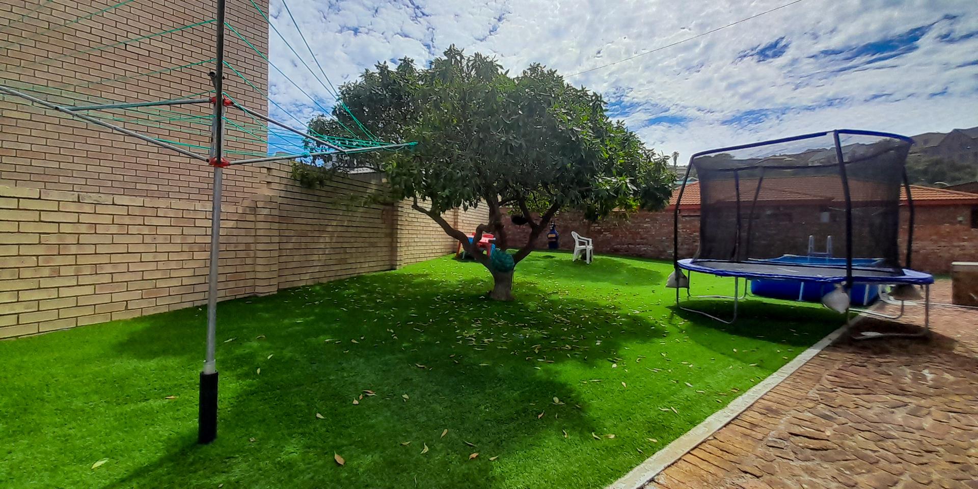 Image 4 of 6