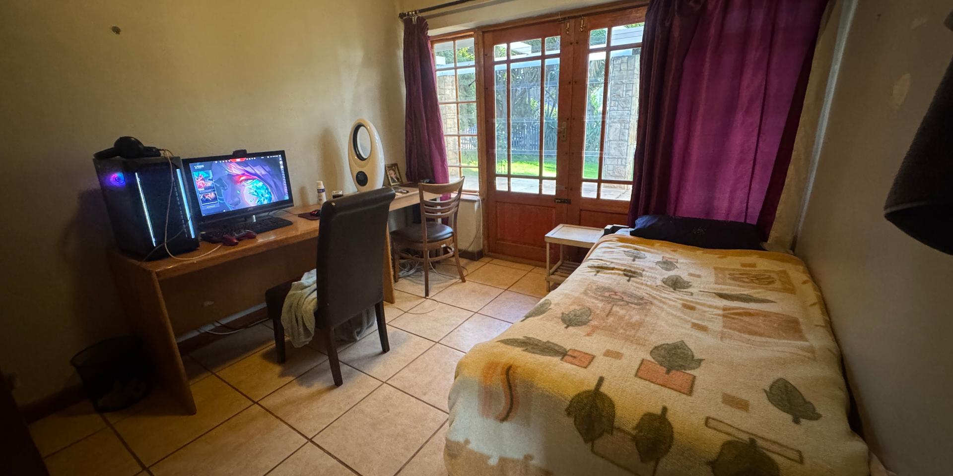 Image 4 of 6