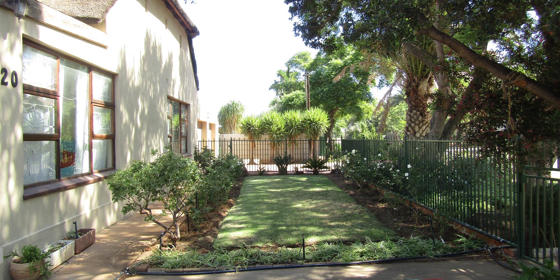 Image 2 of 6