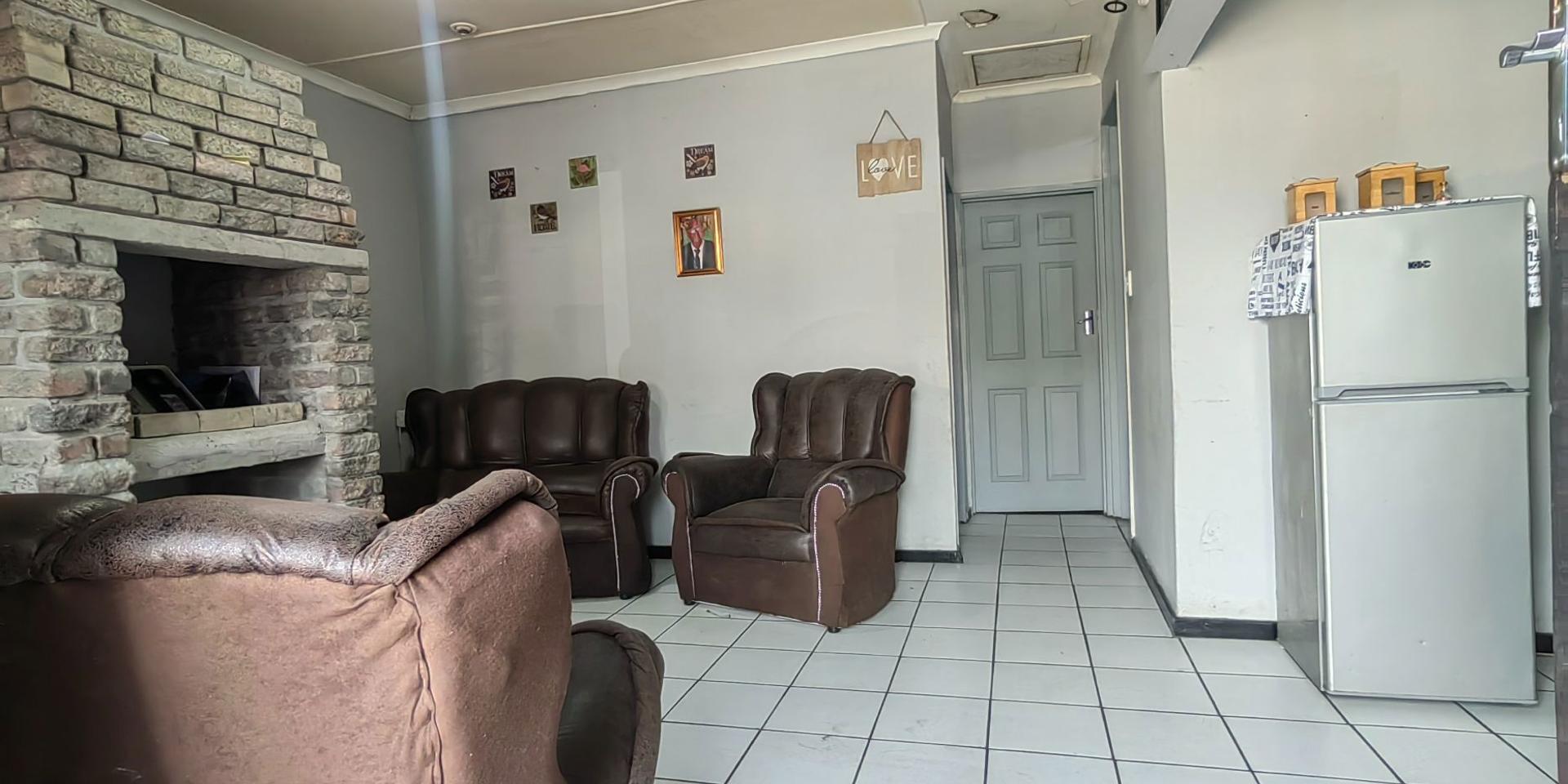 Image 2 of 6