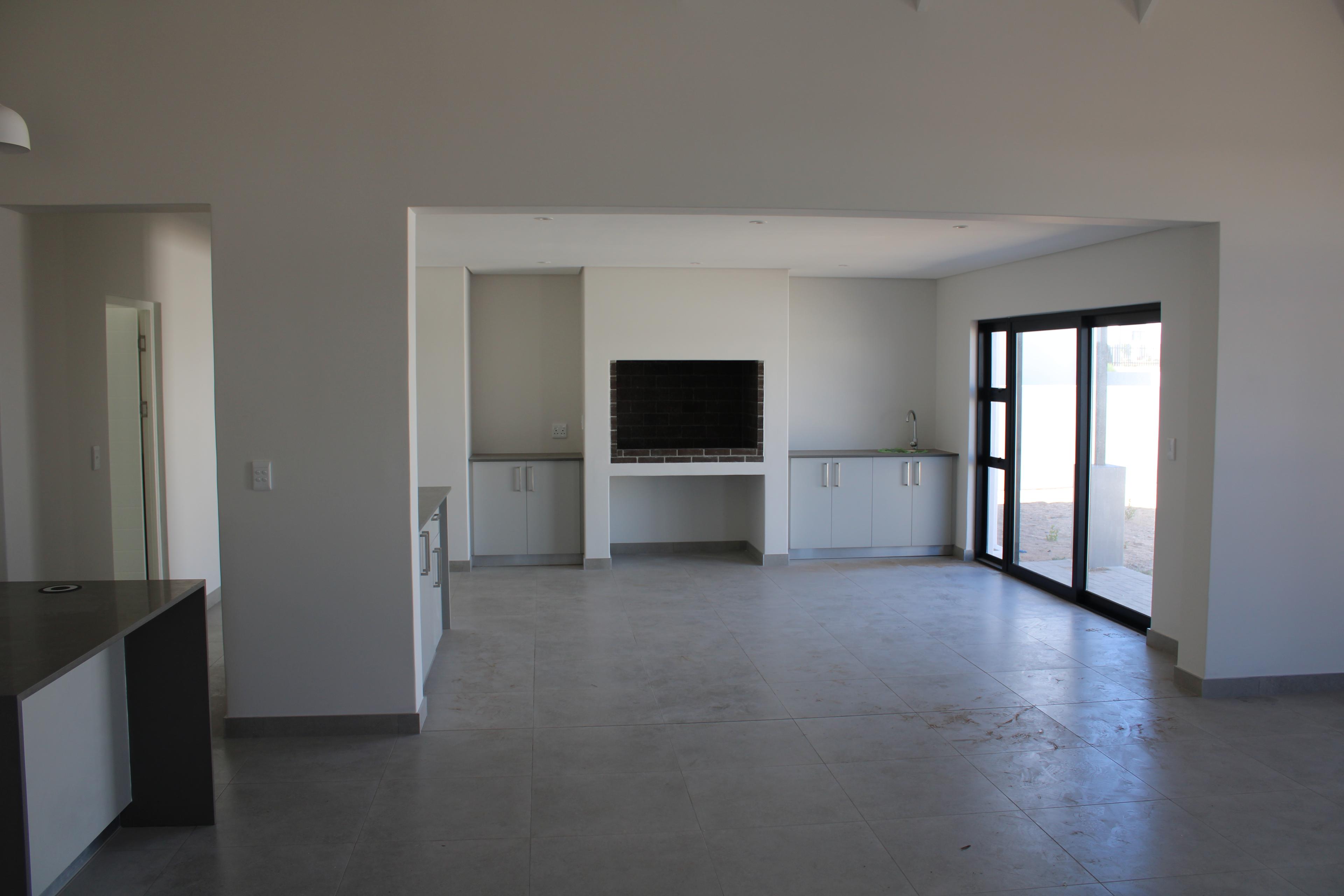 Image 3 of 6