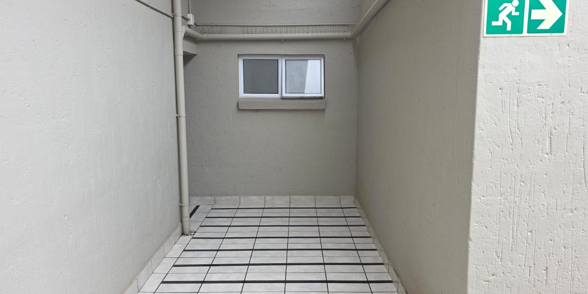 Image 3 of 6